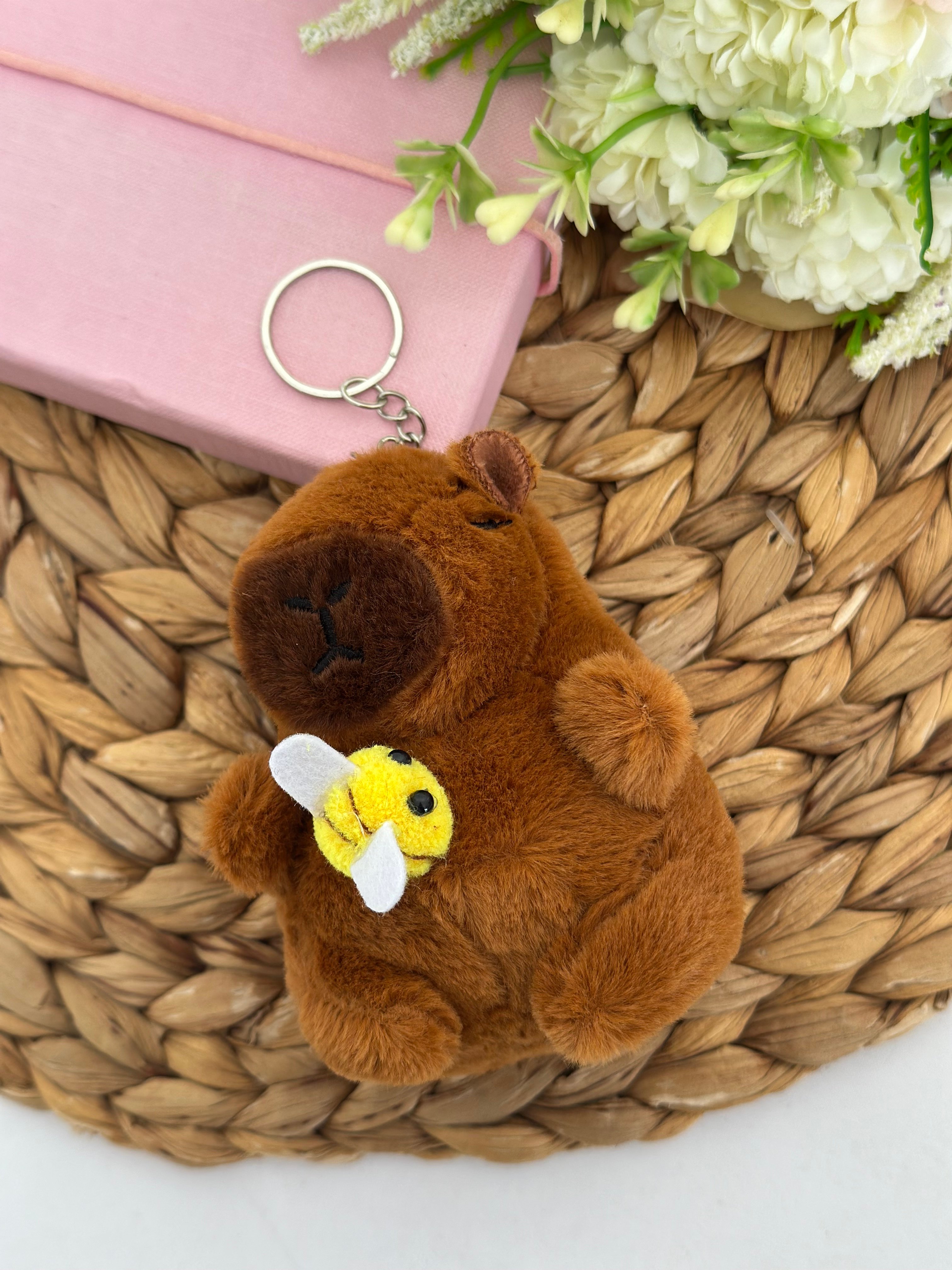 Kapibara Arılı Peluş Anahtarlık