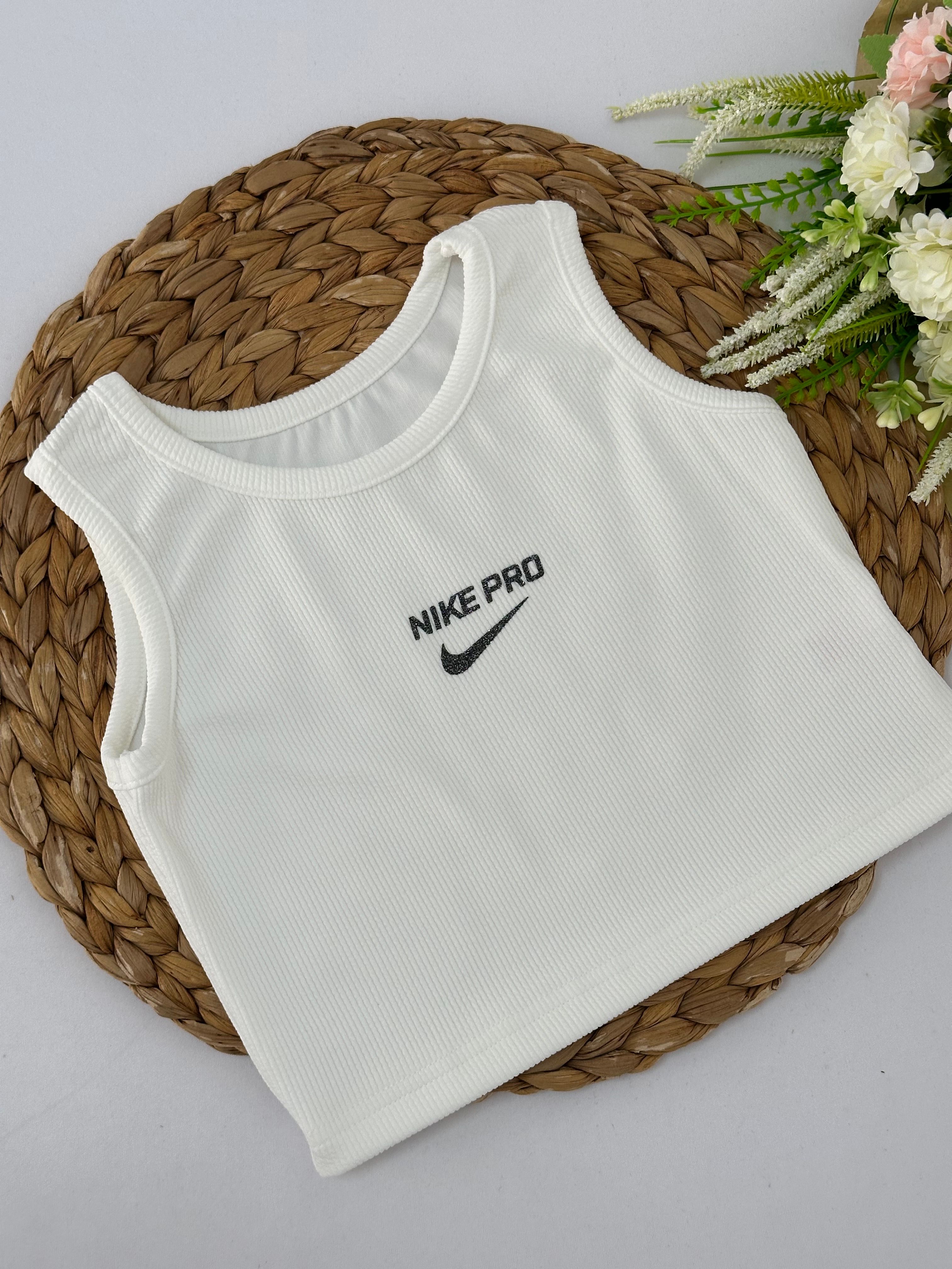Kız Çocuk Beyaz Nike Pro Crop
