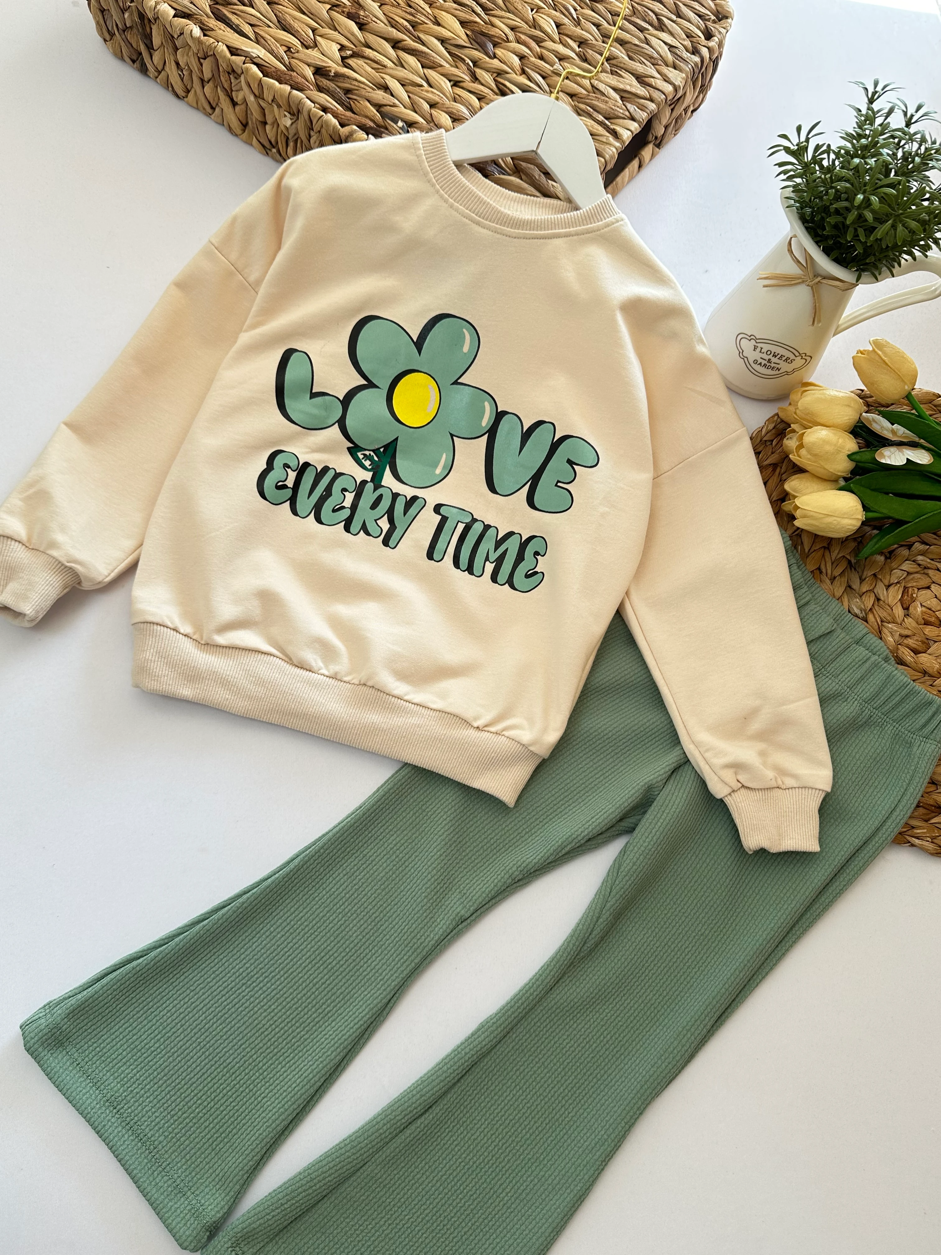 Kız Çocuk Yeşil Love İspanyol Paça Taytlı Takım