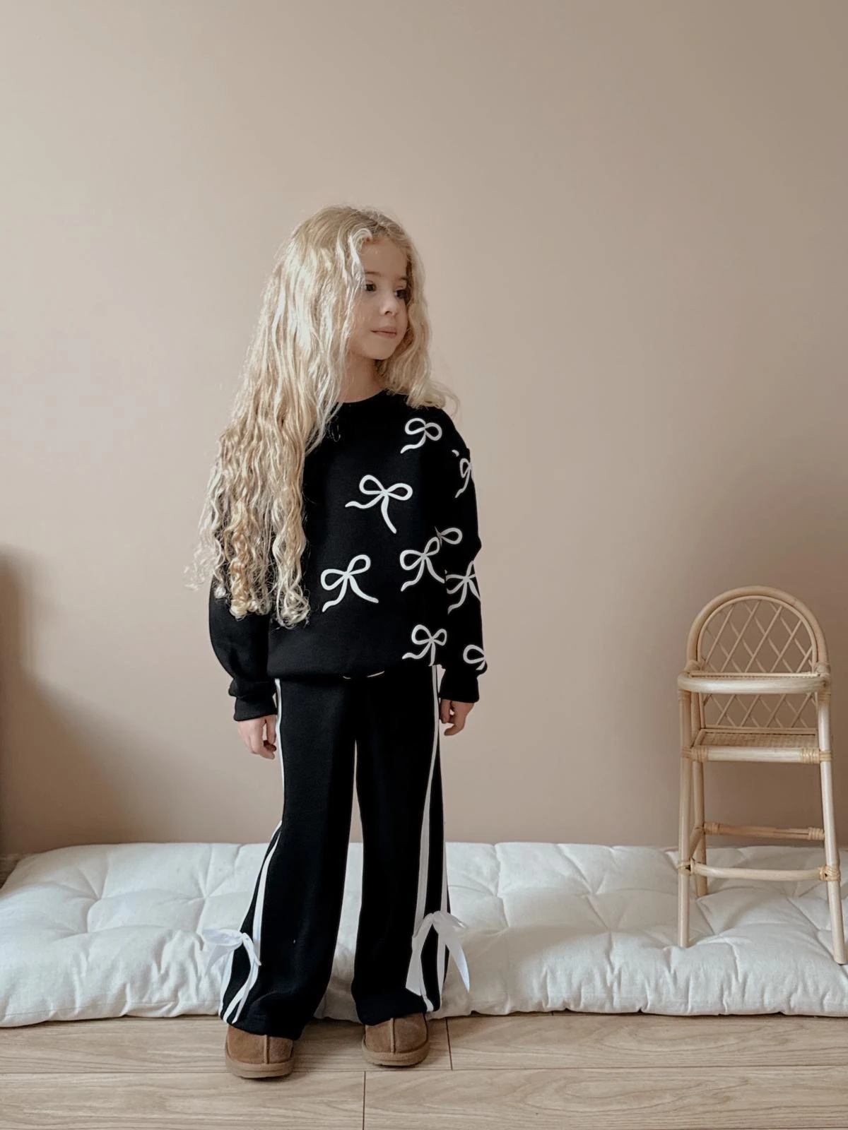 Kız Çocuk Siyah Fiyonklu Alt-Üst Takım