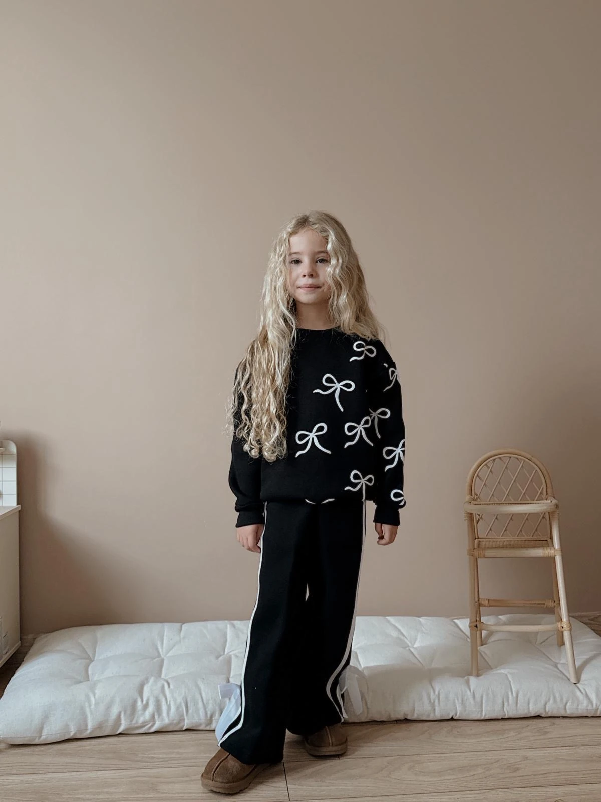 Kız Çocuk Siyah Fiyonklu Alt-Üst Takım