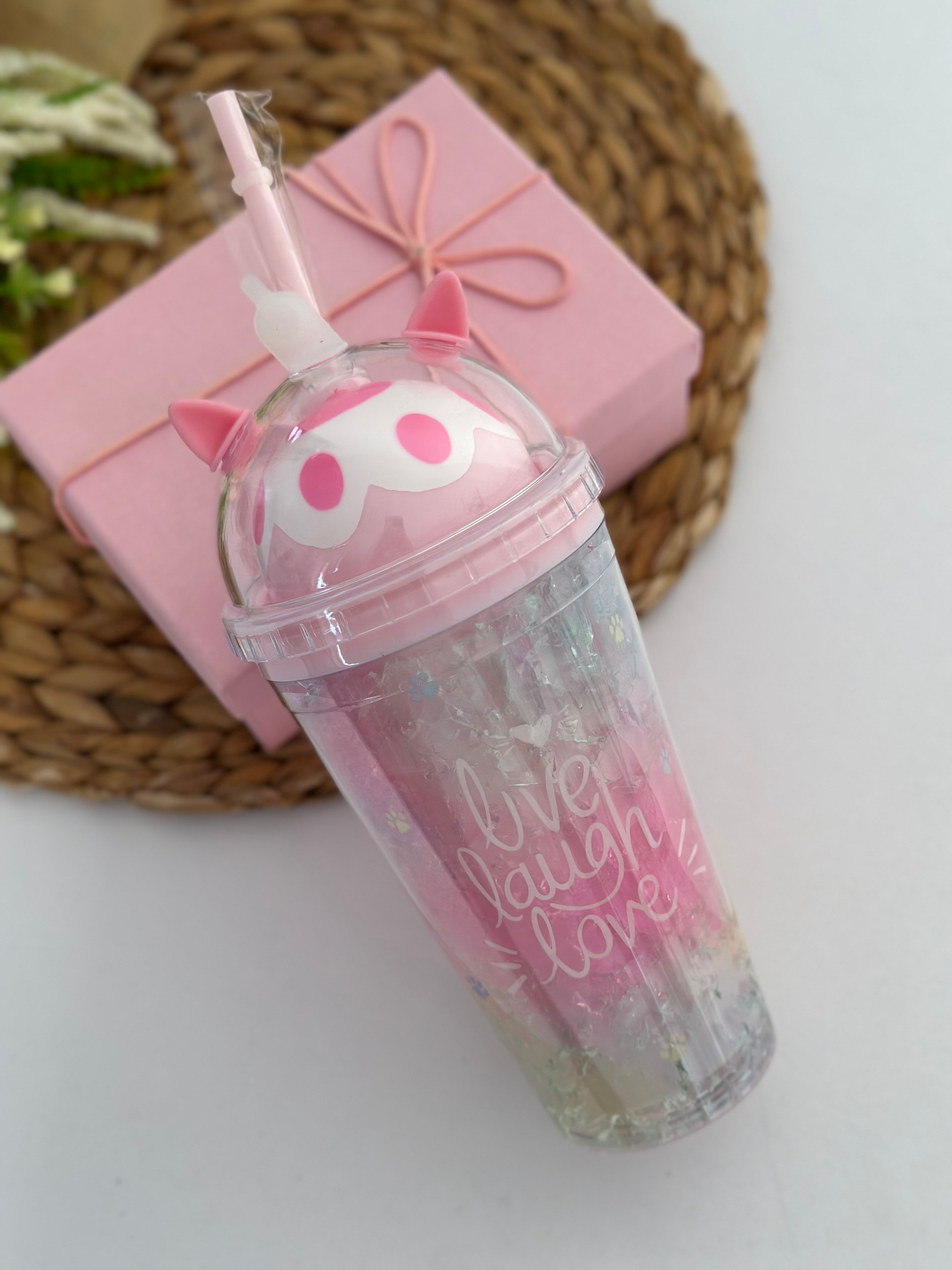 Pembe Kulaklı Model Pipetli Suluk