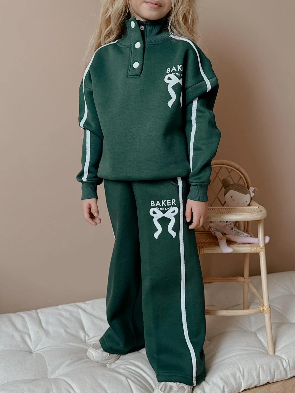 Kız Çocuk Yeşil Beyaz Fiyonklu Takım