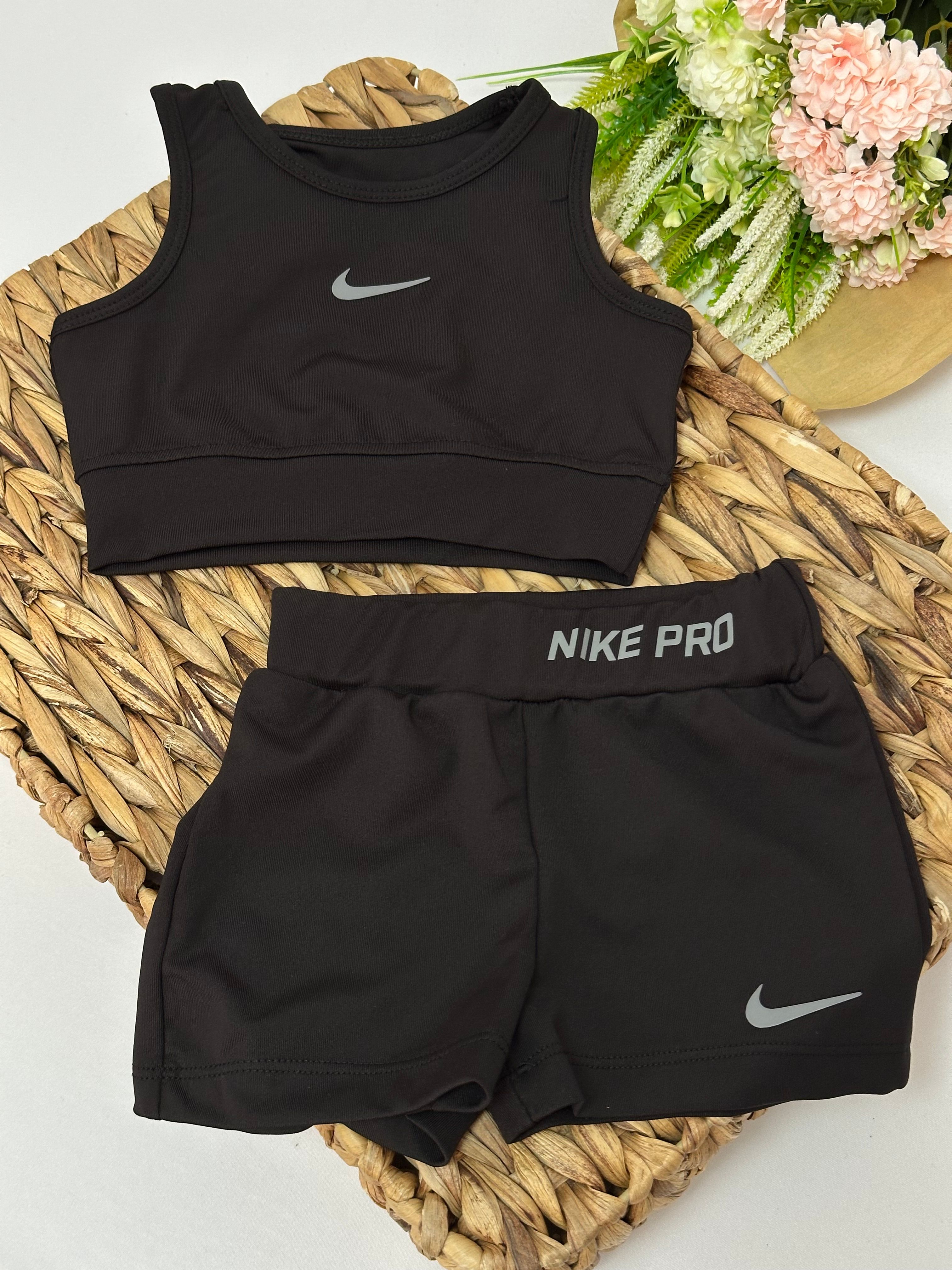Kız Çocuk Siyah Nike Pro Crop Şort Mayo