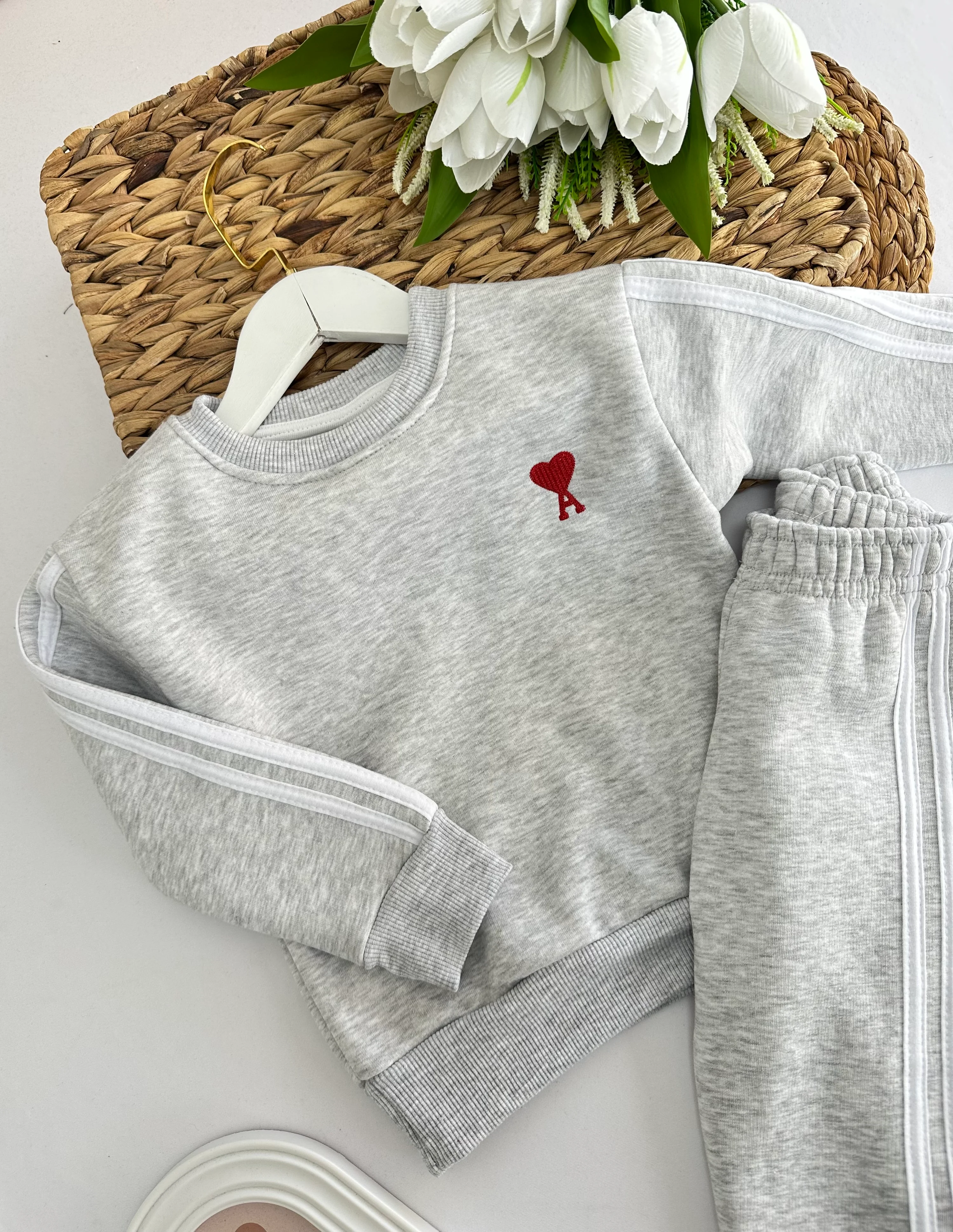  Çocuk Gri Kalp Nakışlı Alt-Üst Takım