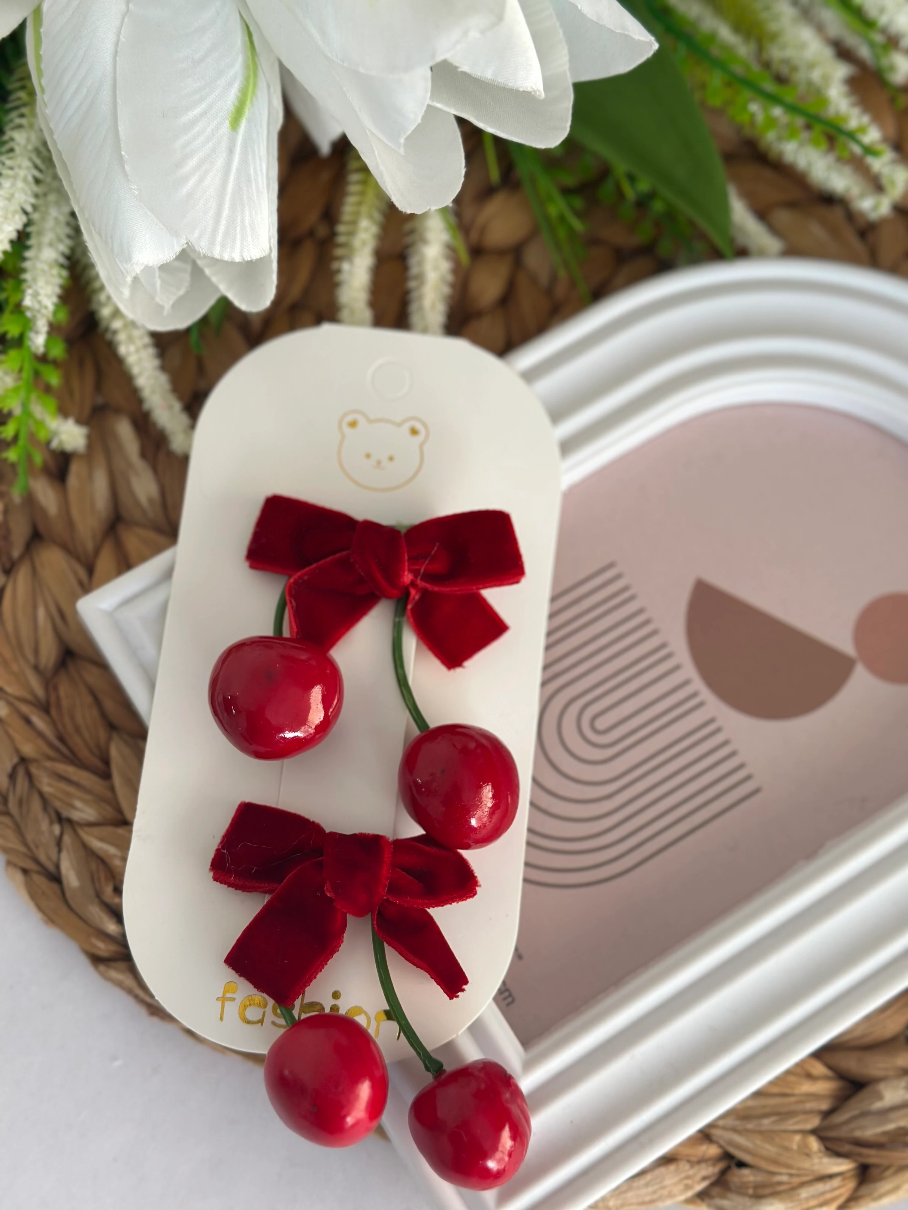 Bordo Kadife Fiyonk Kiraz Toka