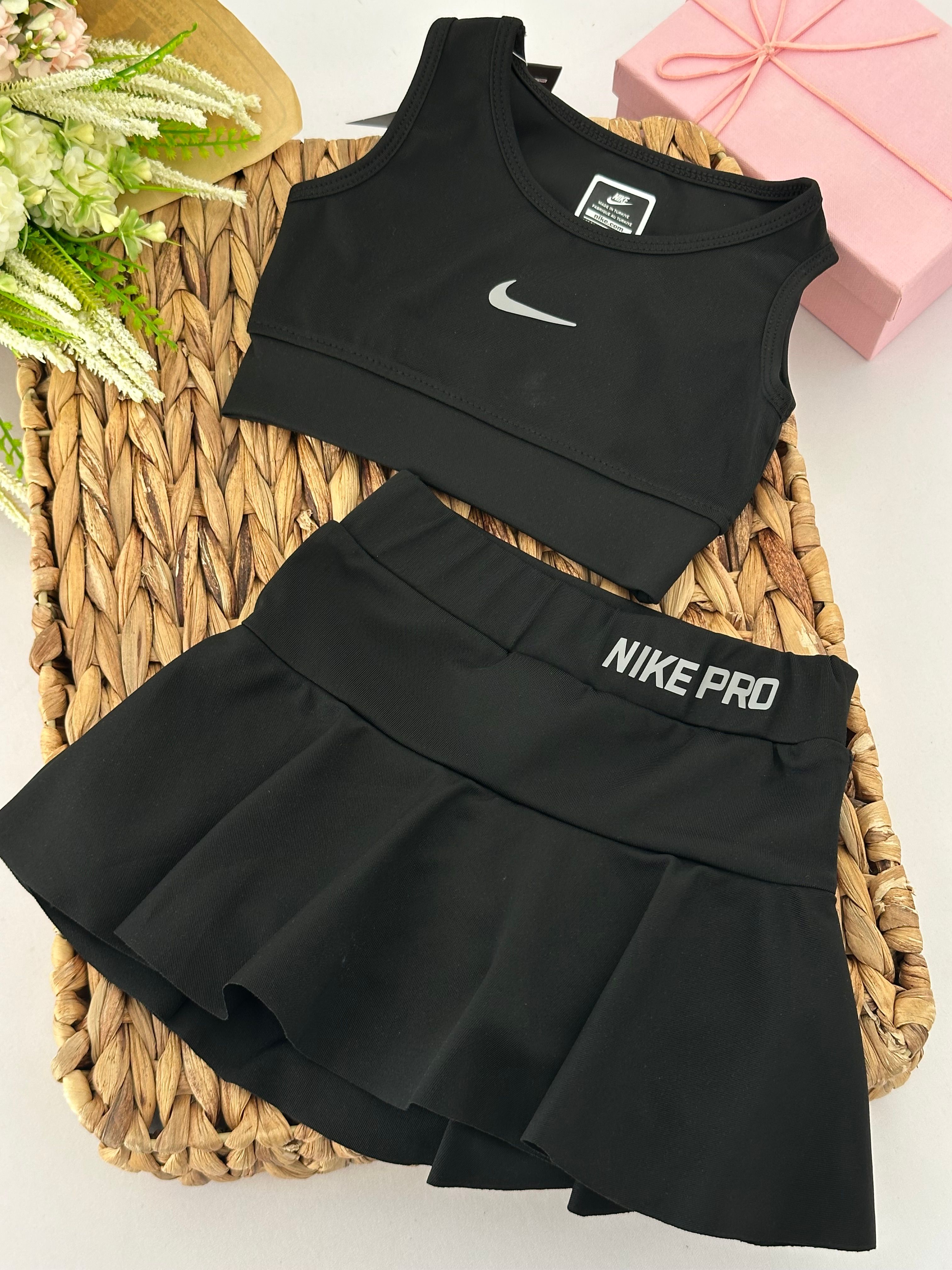 Kız Çocuk Siyah Nike Pro Crop Şort Etek Mayo