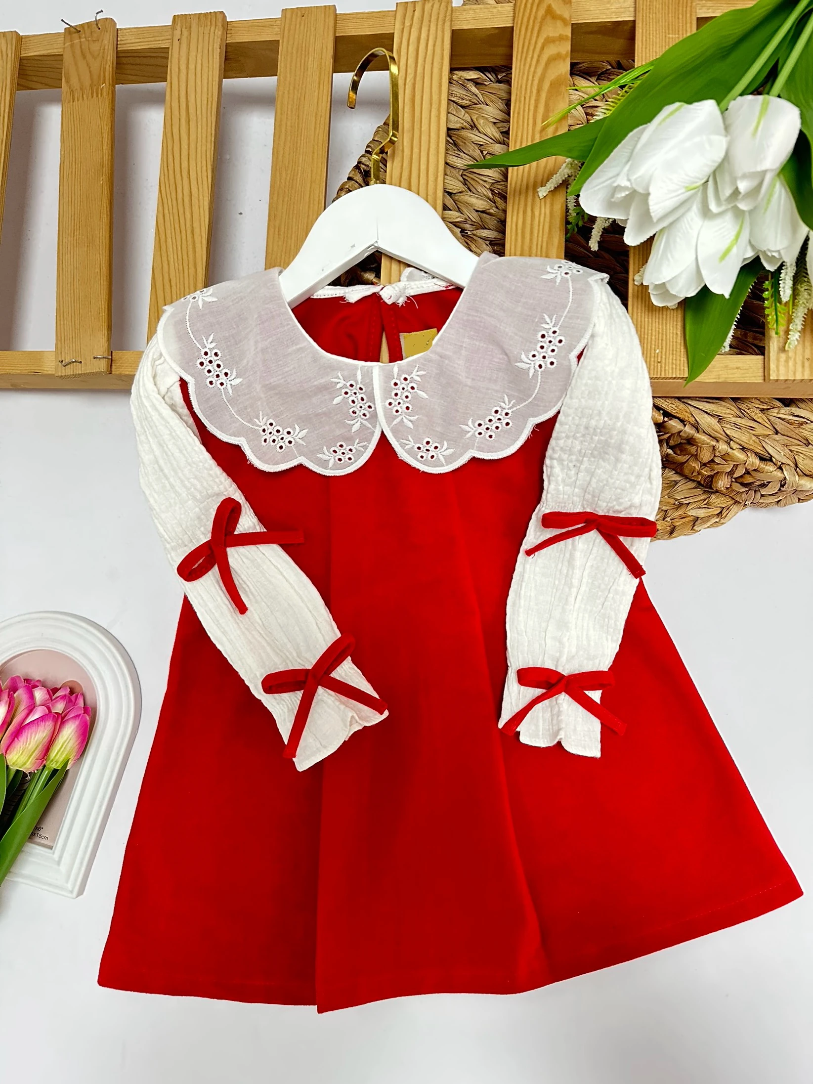 Kız Çocuk Kırmızı Bebe Yaka Kolları Fiyonk Süet Elbise