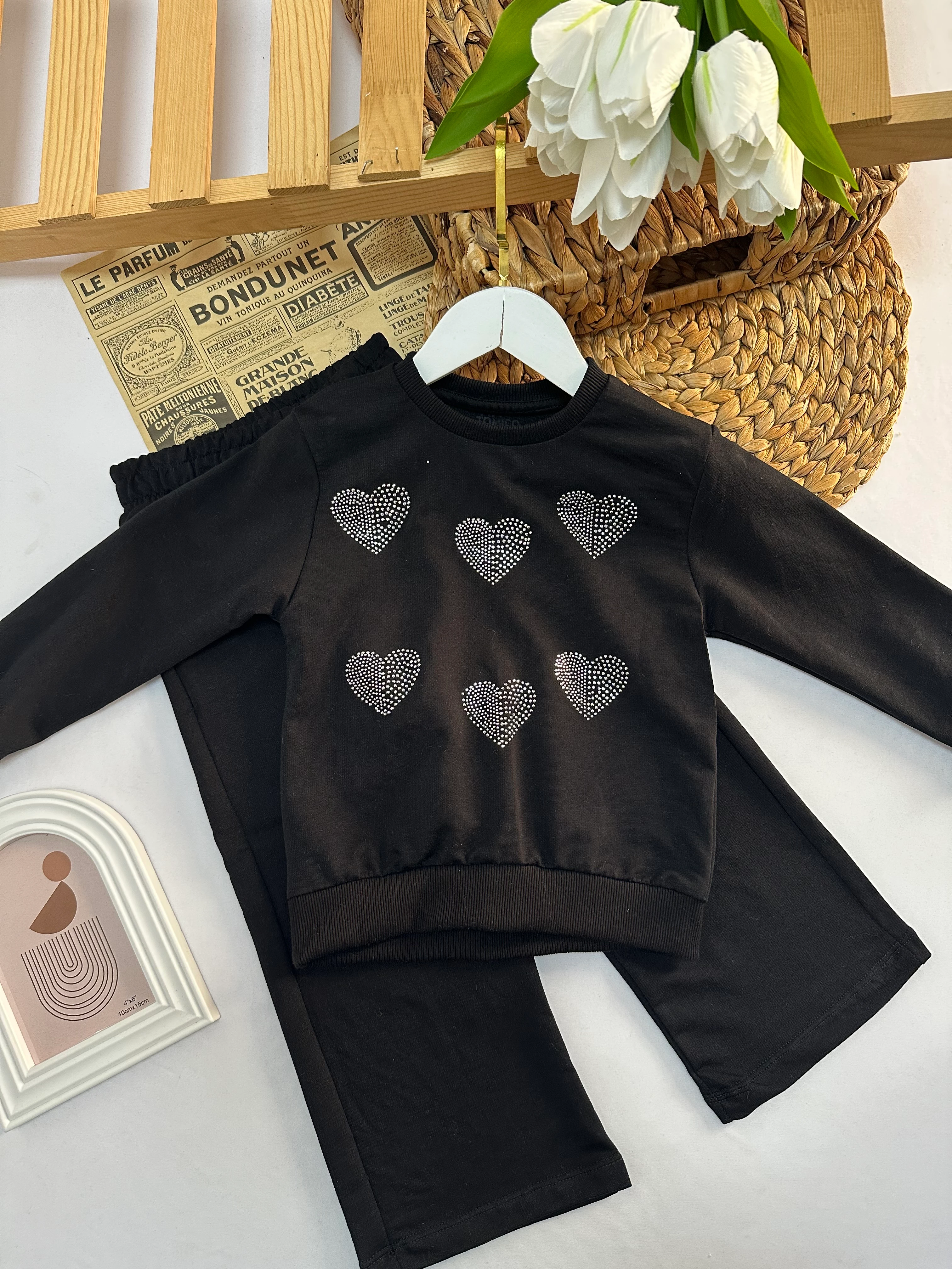 Kız Çocuk Siyah Taşlı Kalp Desenli Takım