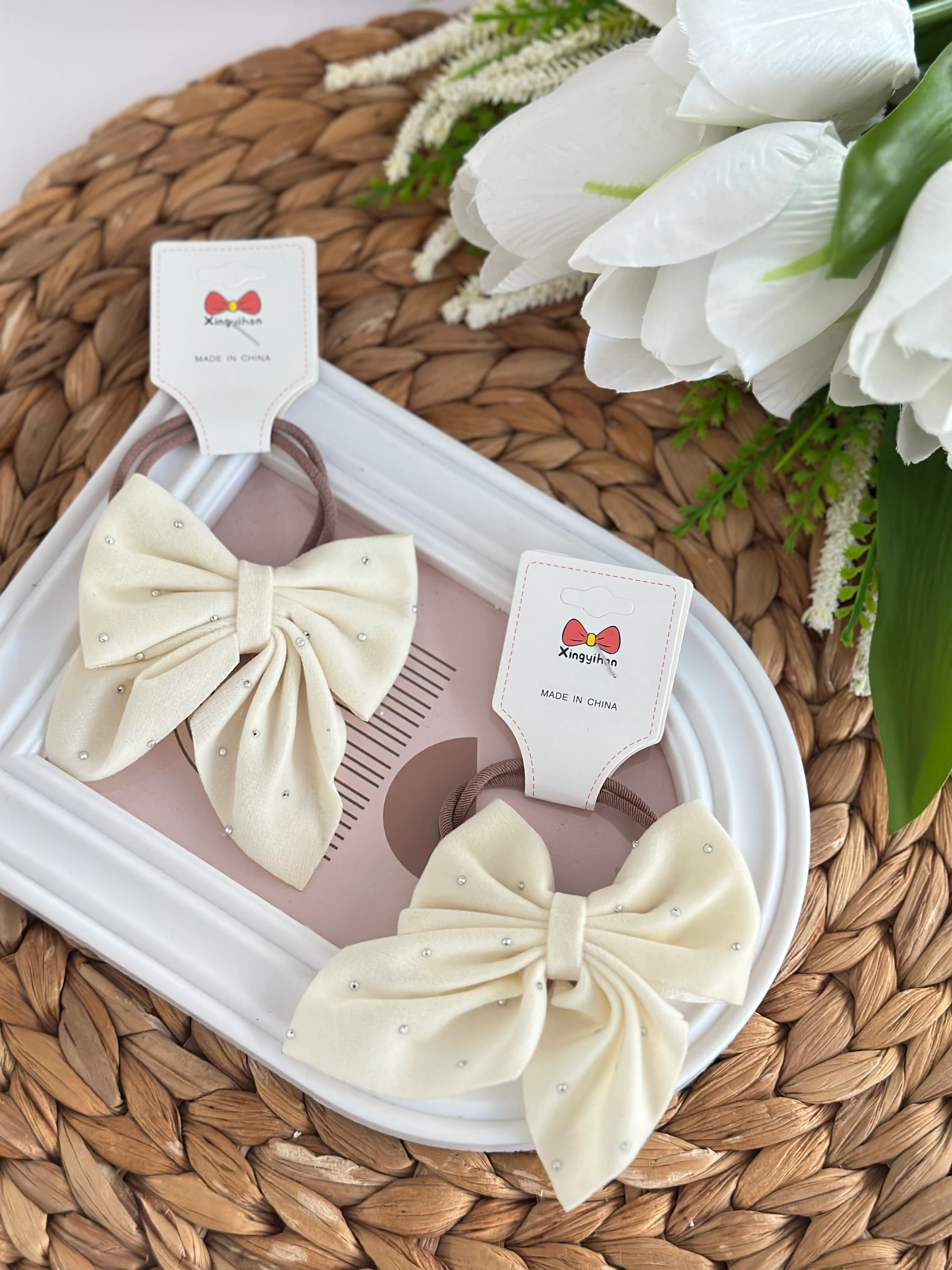 Ekru Fiyonk Taşlı 2'li Lastik Toka