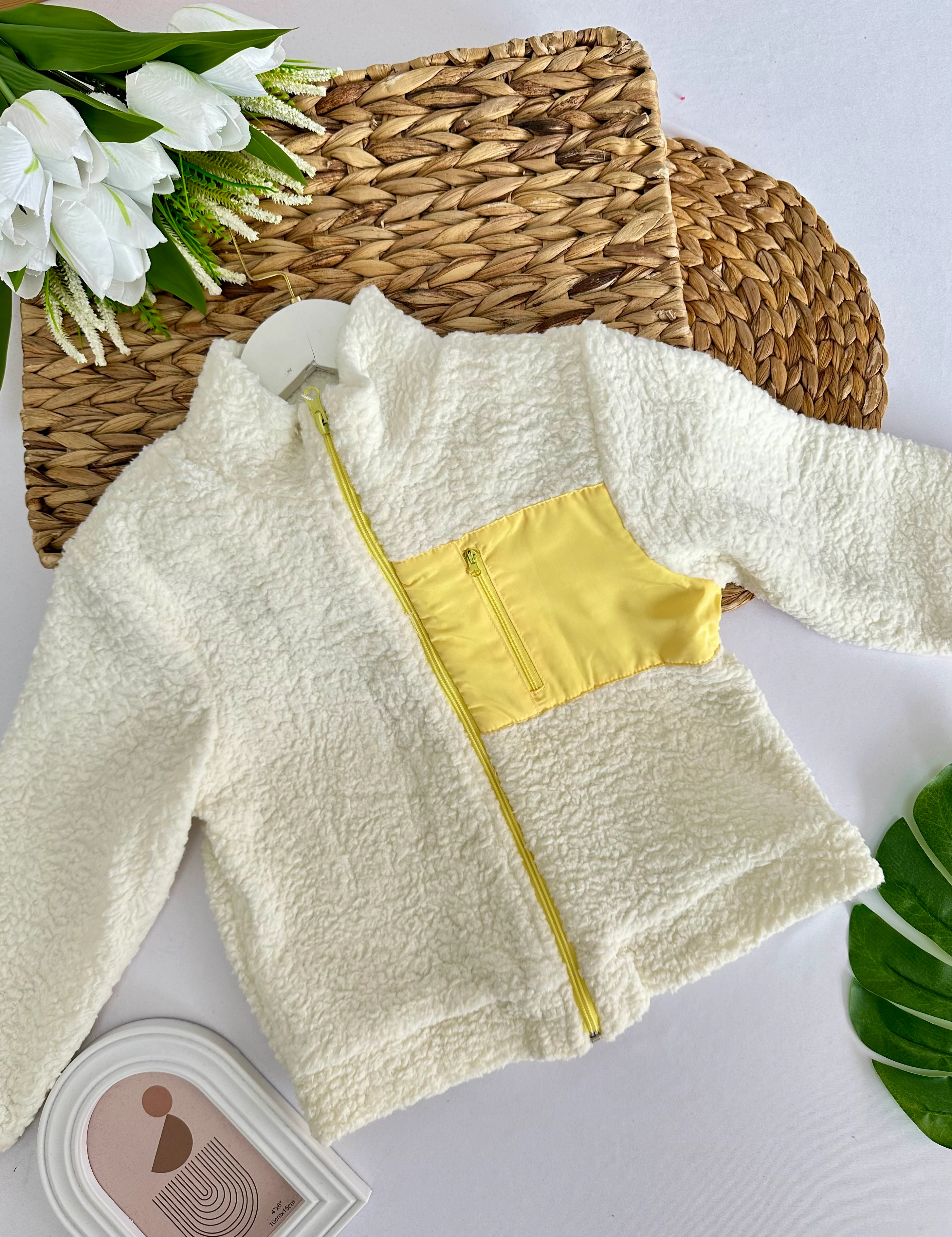 Kız Çocuk Beyaz Sarı Cepli Peluş Hırka