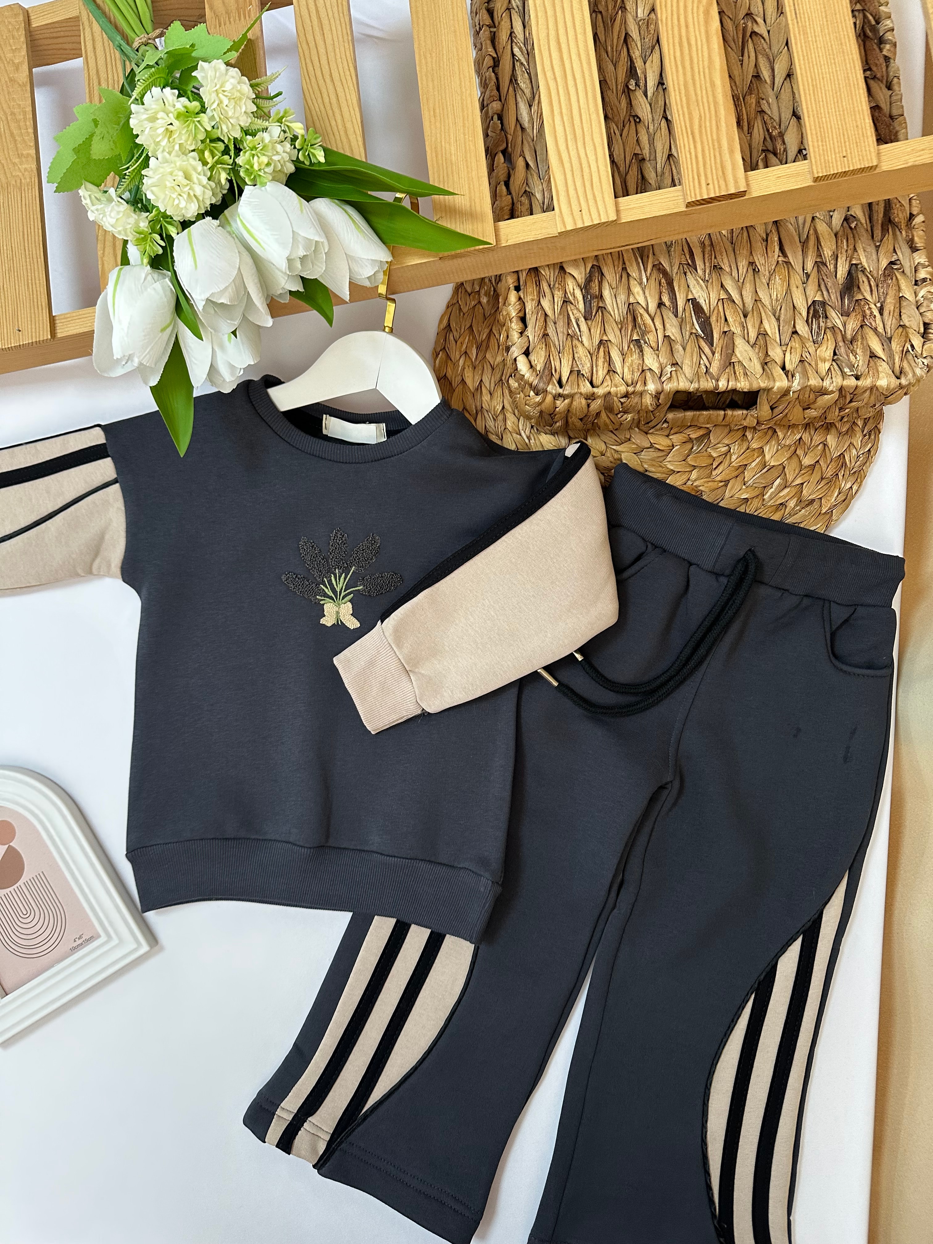 Kız Çocuk Antrasit Çiçek Nakışlı Takım