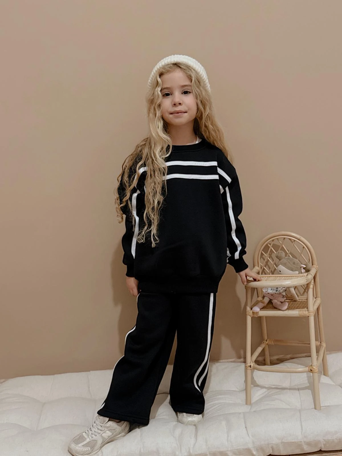 Kız Çocuk Siyah Çizgi Şeritli Takım