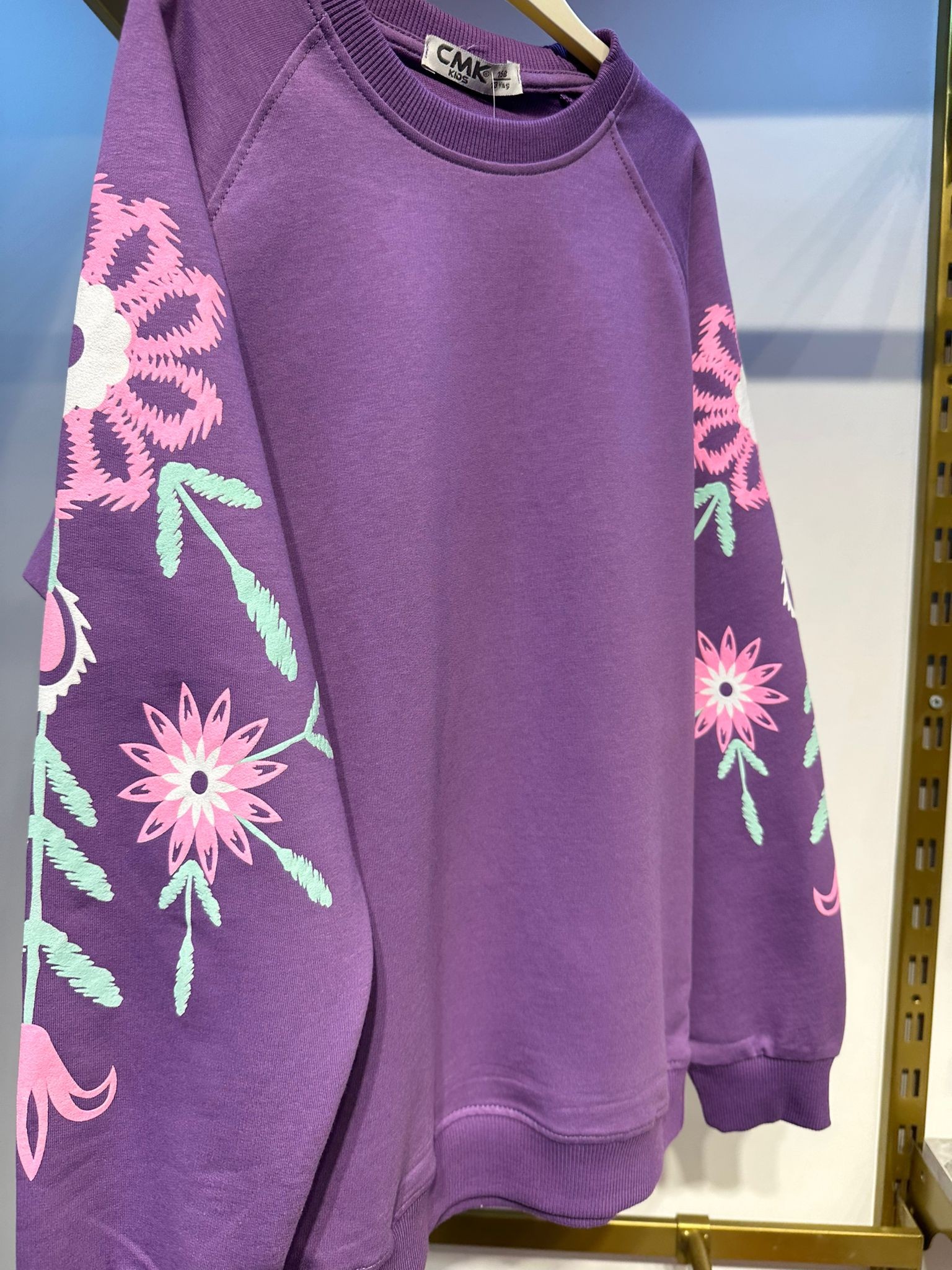 Mor Mevsimlik Kol Çiçek Detaylı Sweatshirt