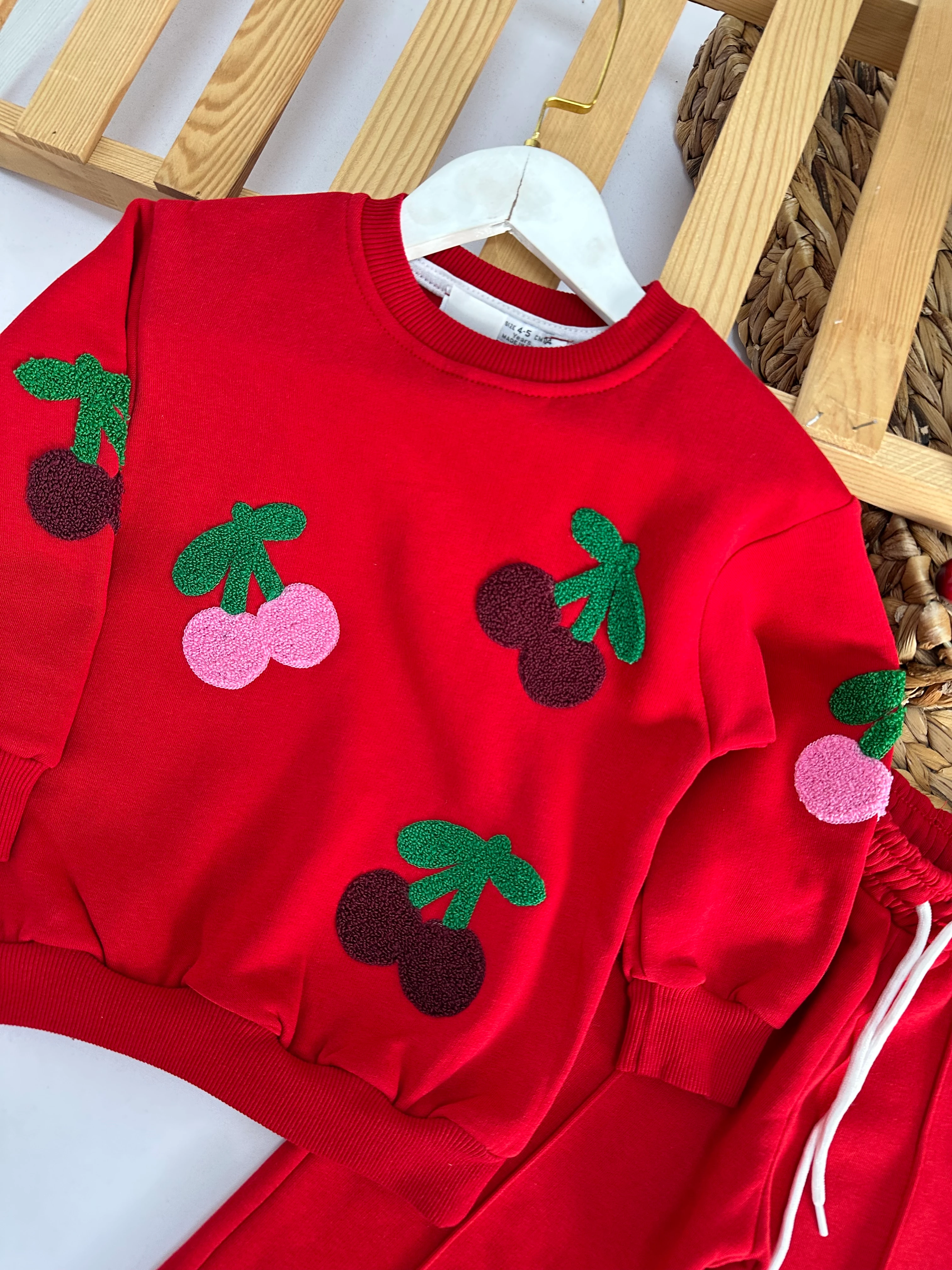 Kız Çocuk Kırmızı Kiraz Nakışlı Takım