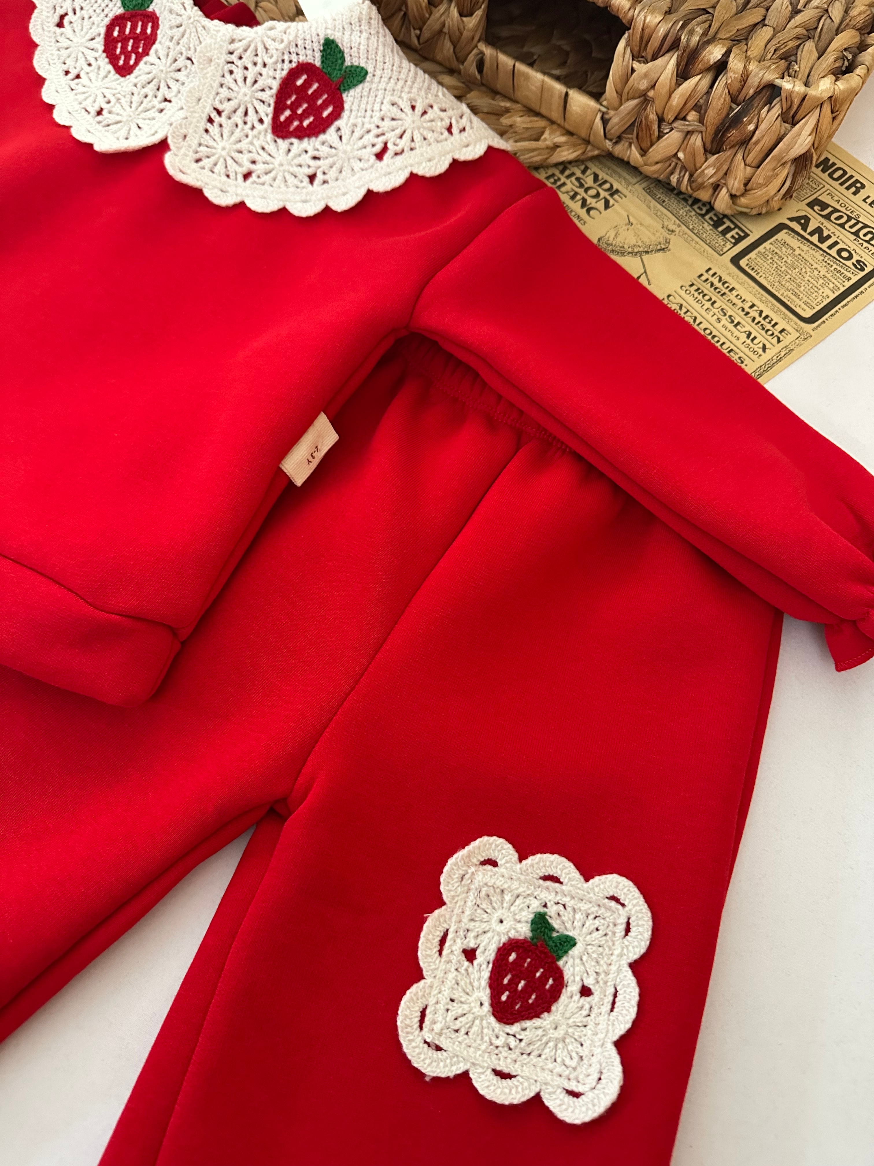 Kız Çocuk Kırmızı Çilekli Dantel Yakalı Takım