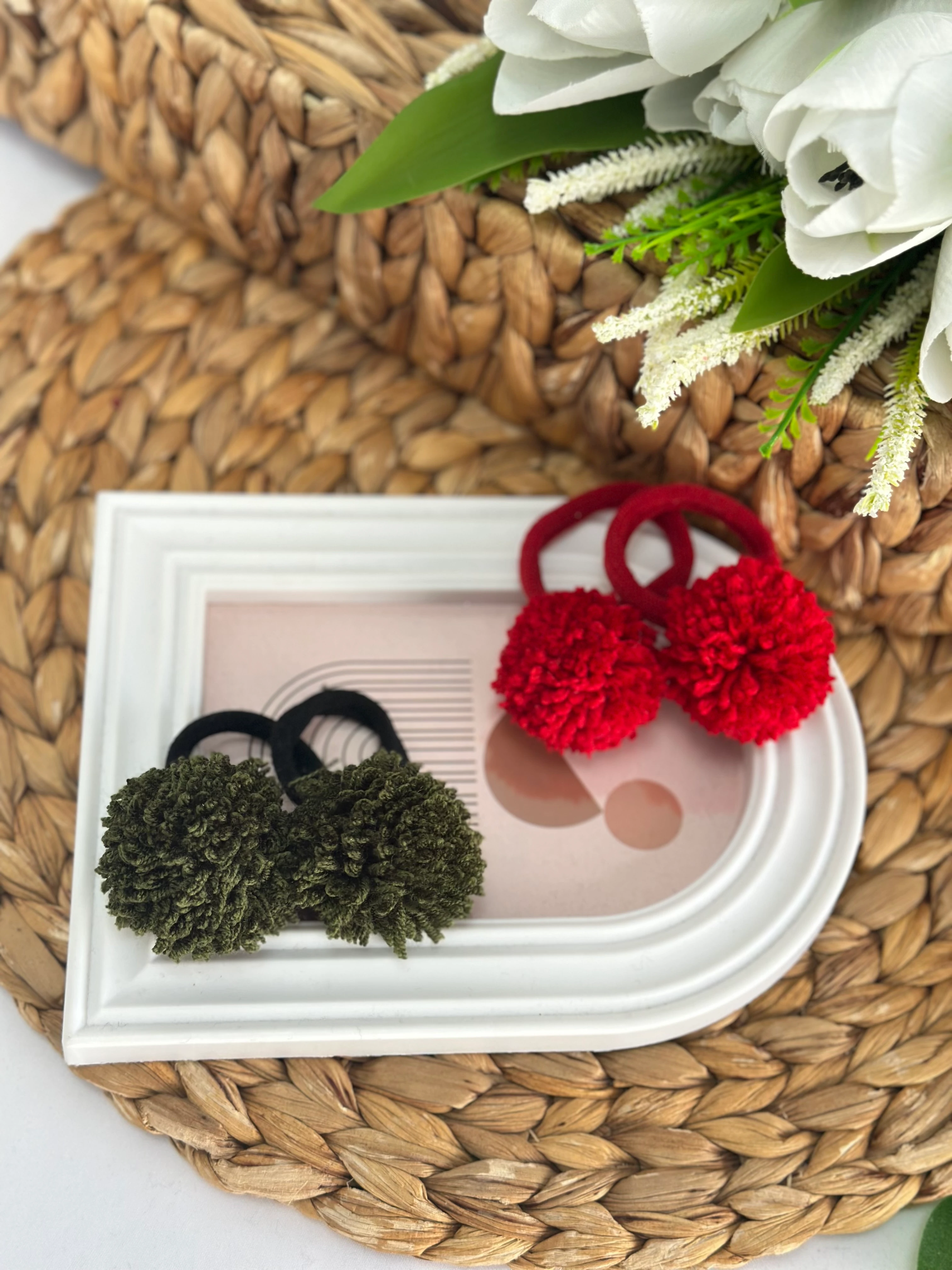 Kız Çocuk Ponpon Yeşil Kırmızı Toka