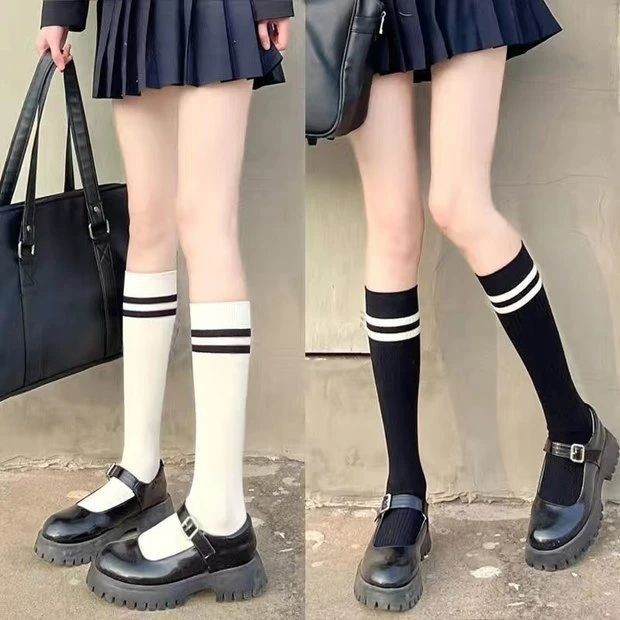 2'Li Siyah-Beyaz Kolej Çorap