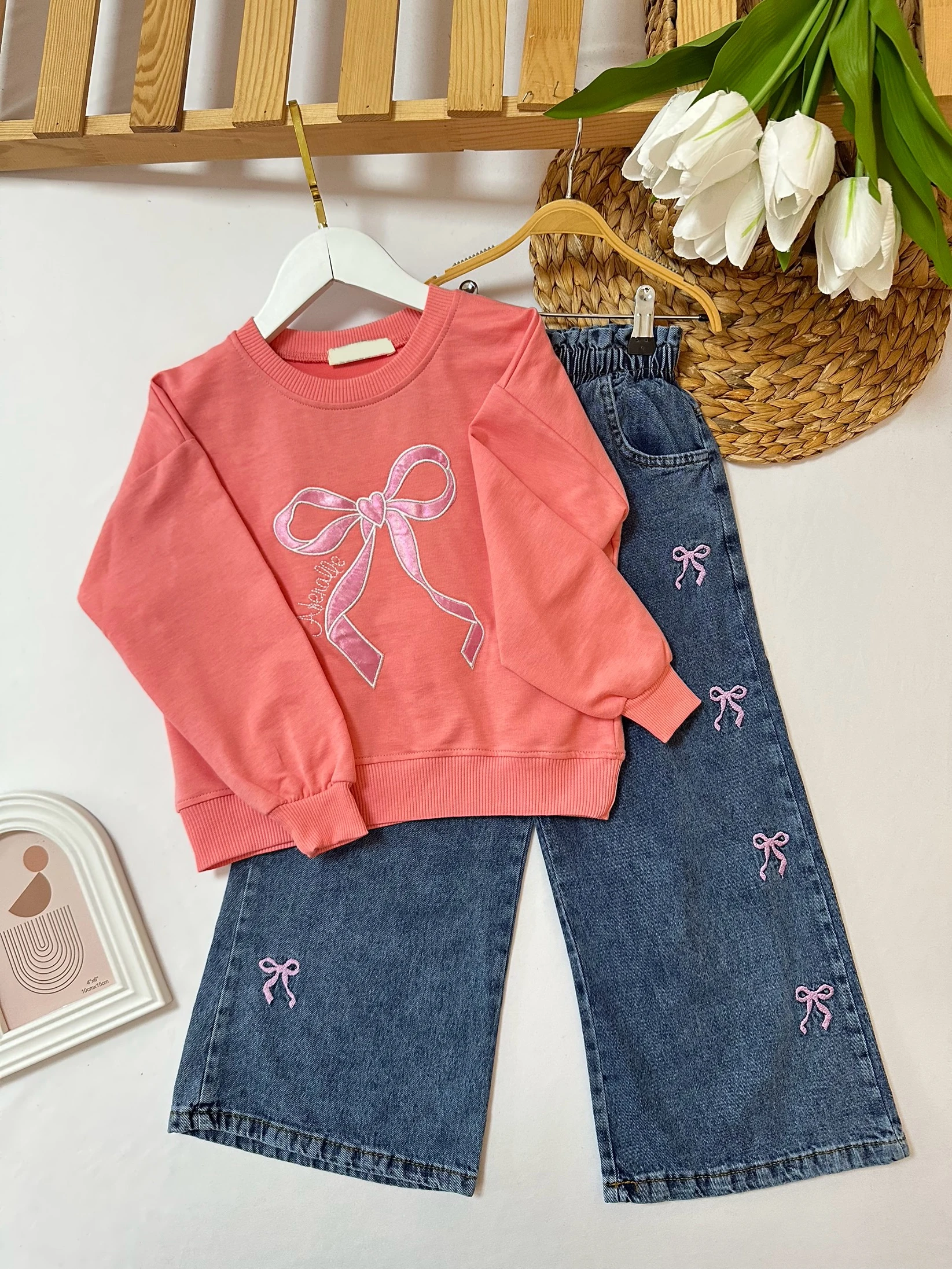 Kız Çocuk Pembe Fiyonklu Kot Pantolonlu Takım