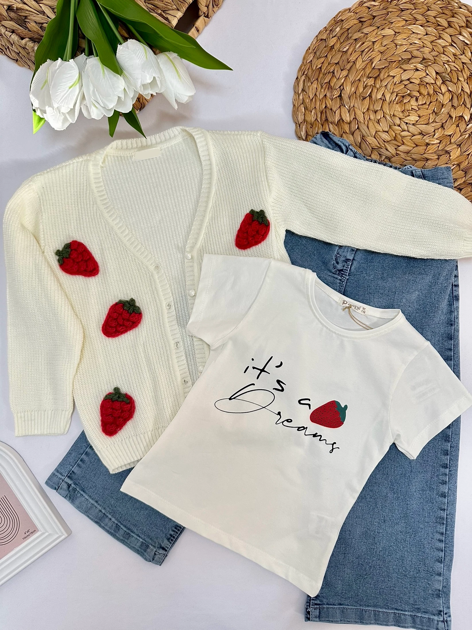 Kız Çocuk Kırmızı Çilek Hırkalı 3'lü Takım