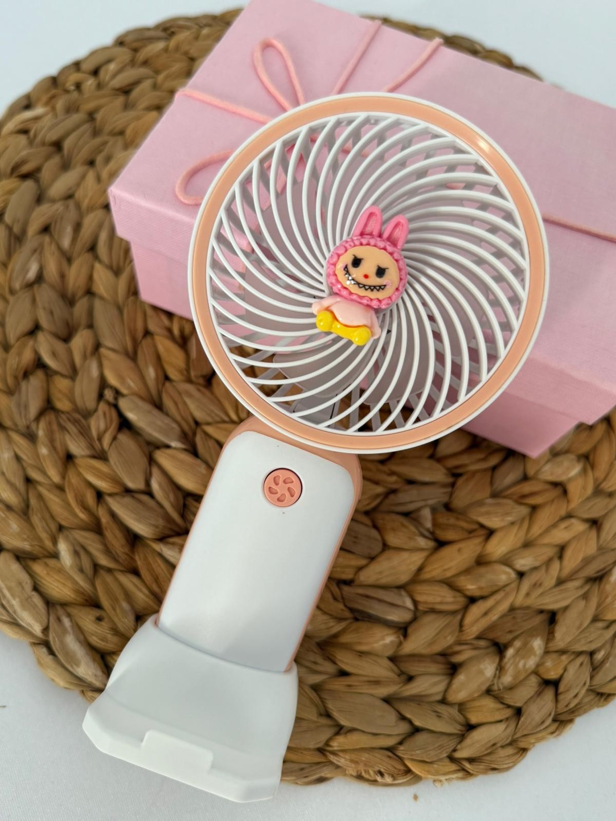 Beyaz Labubu Şarjlı Mini Fan