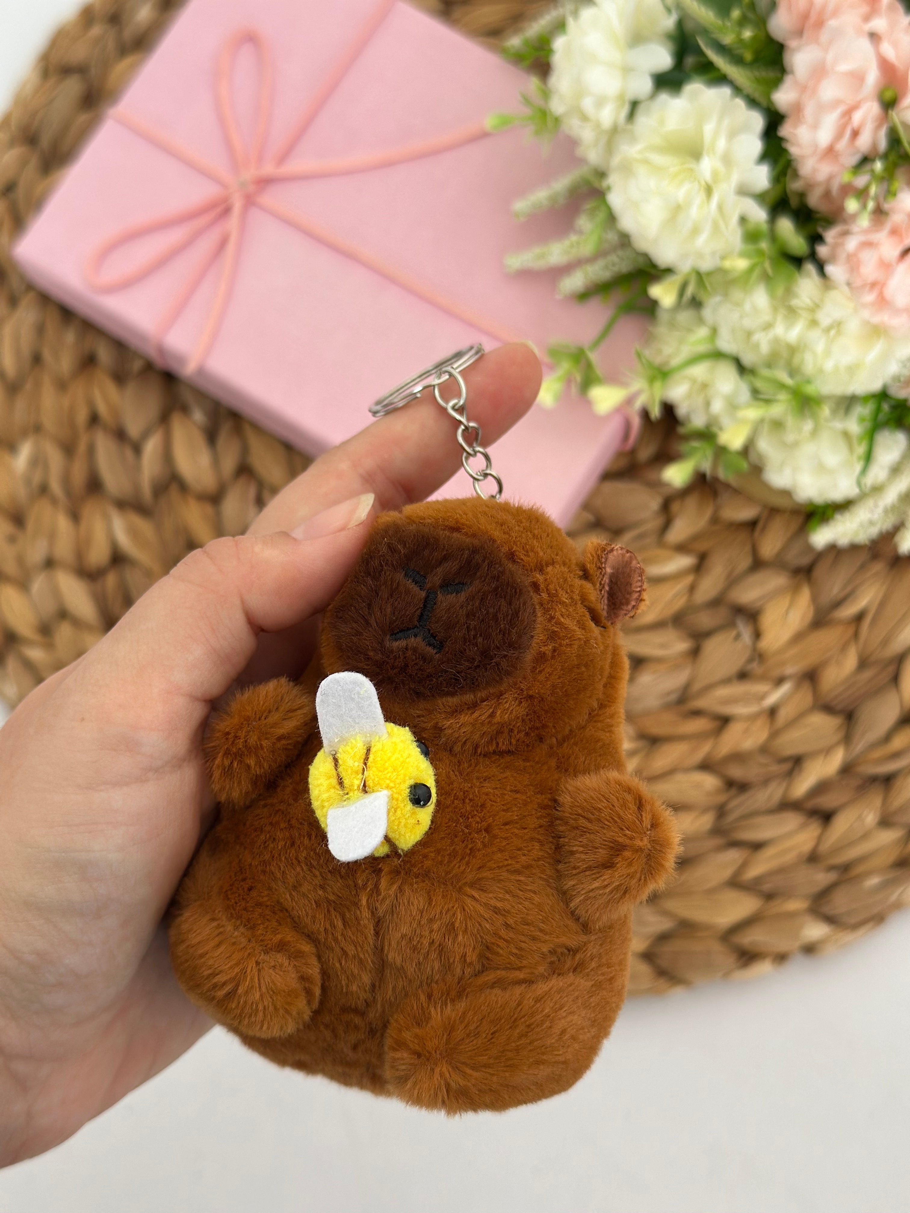 Kapibara Arılı Peluş Anahtarlık