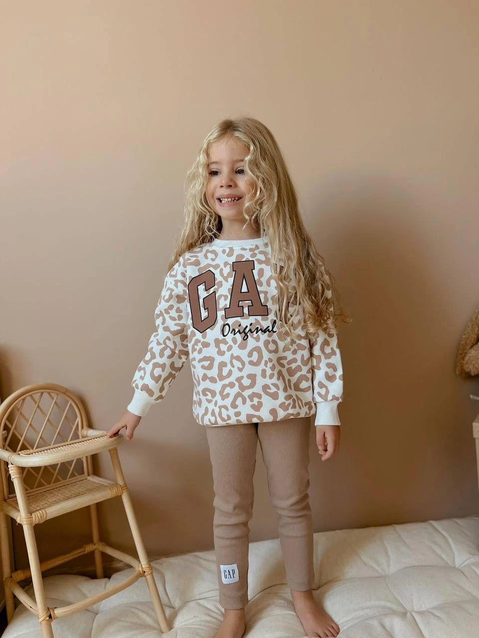 Kız Çocuk Bej Leopar Marka Desenli 2’li Takım