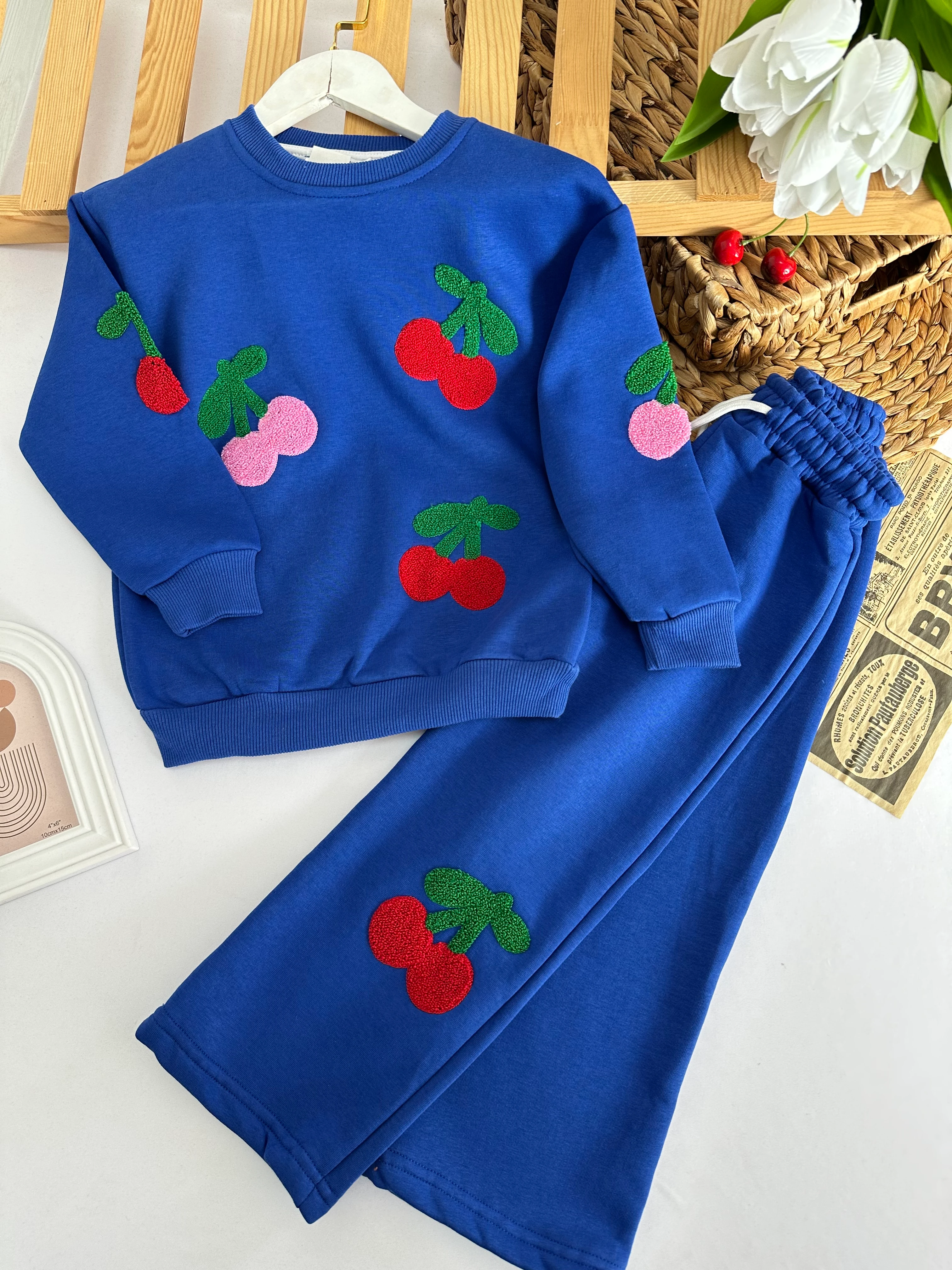 Kız Çocuk Saks Mavi Kiraz Nakışlı Takım