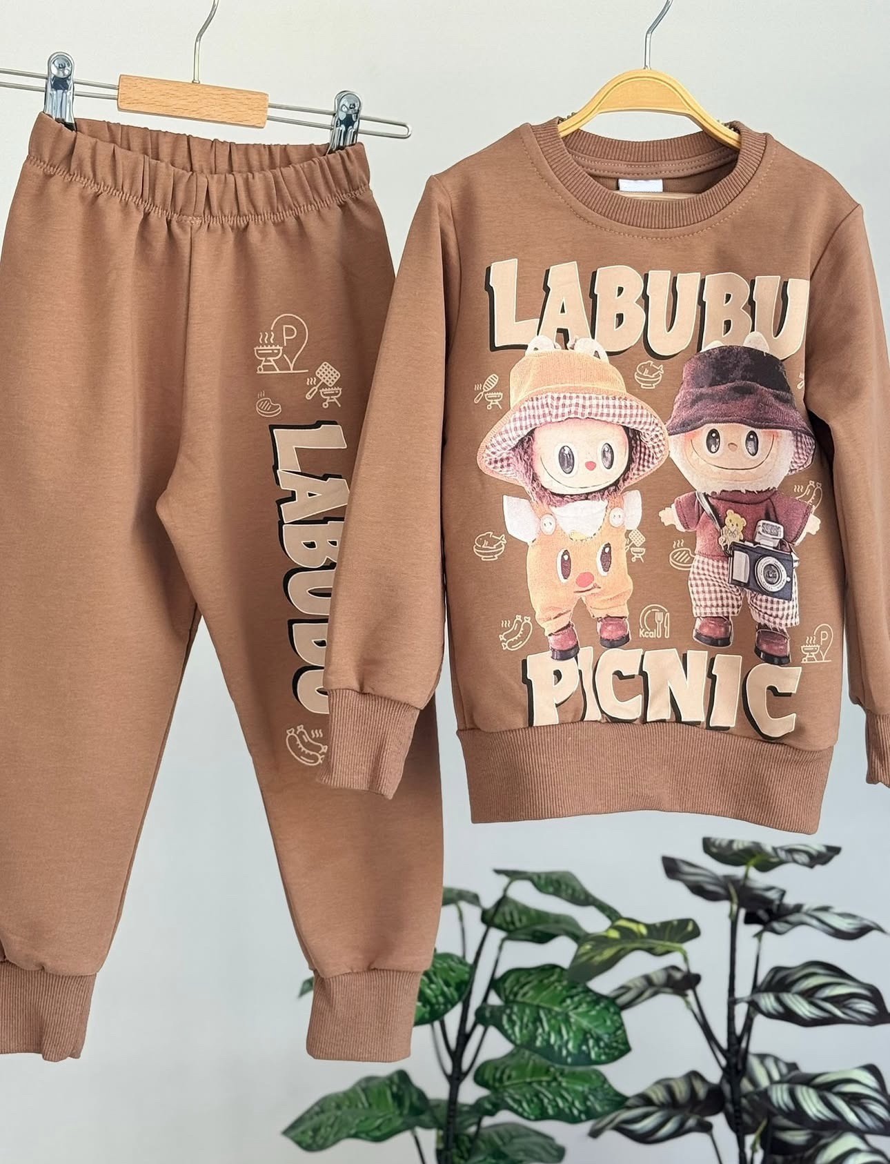 Erkek Çocuk Kahve Labubu 2’li Takım