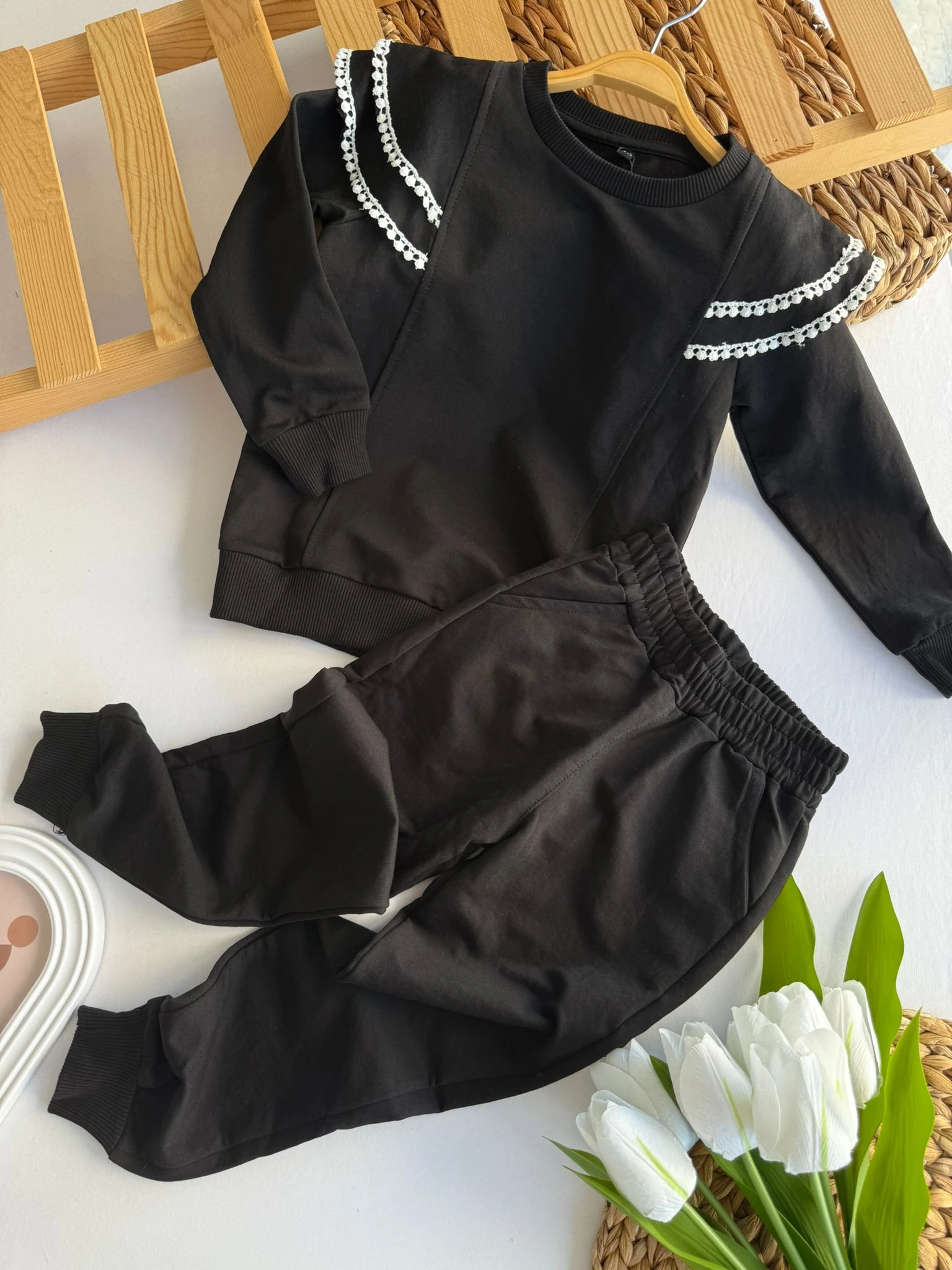 Kız Çocuk Siyah Fırfır Kollu Alt-Üst Takım