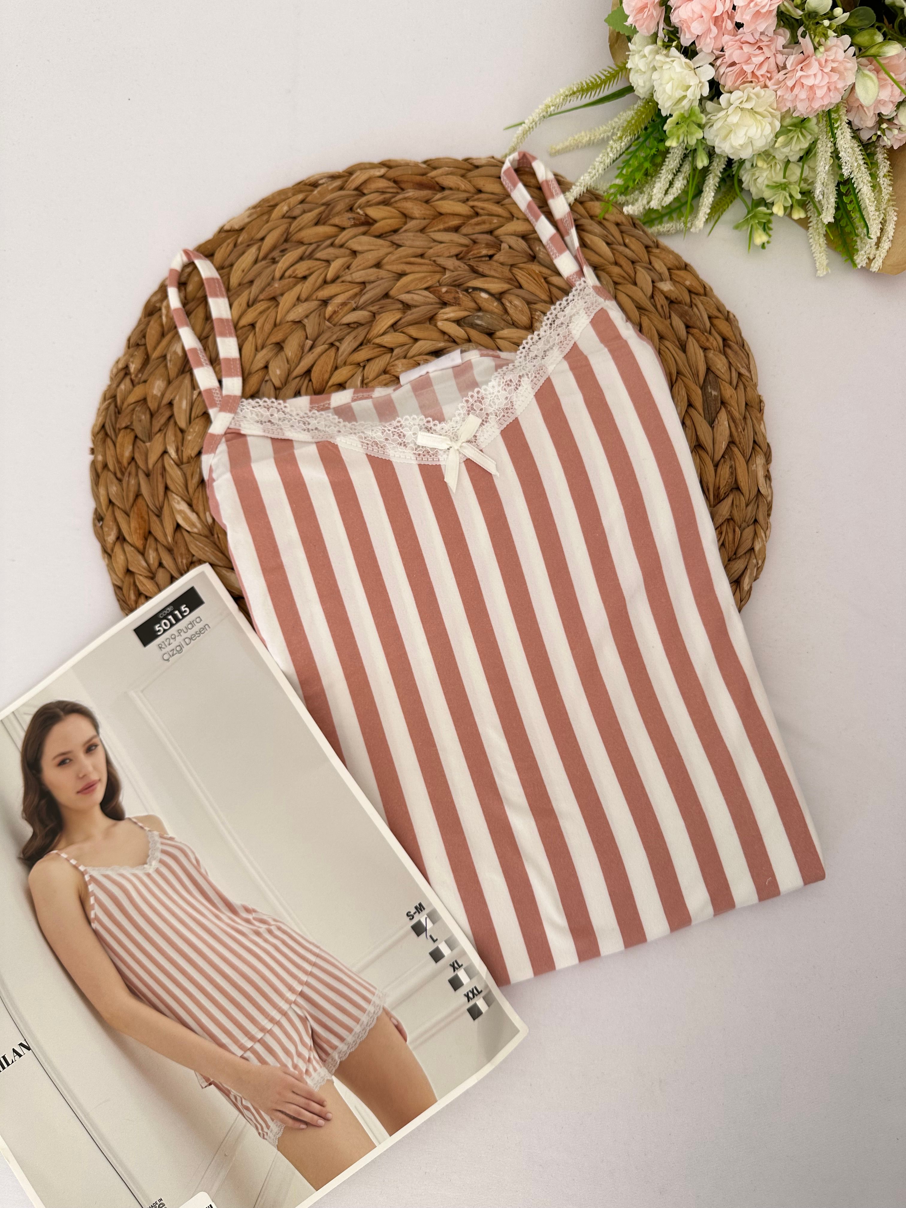 Pudra Beyaz Çizgili Dantelli Kadın Pijama Takımı