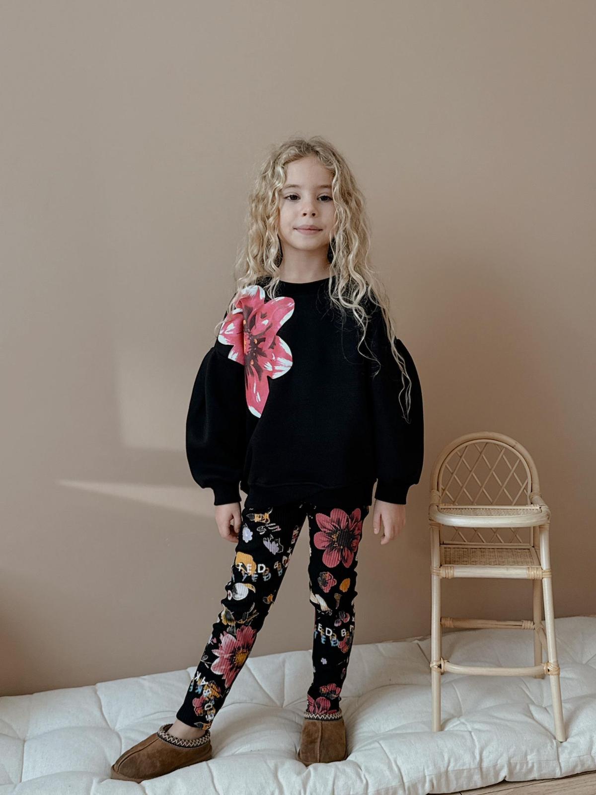 Kız Çocuk Siyah Omzunda Çiçek Desenli Takım