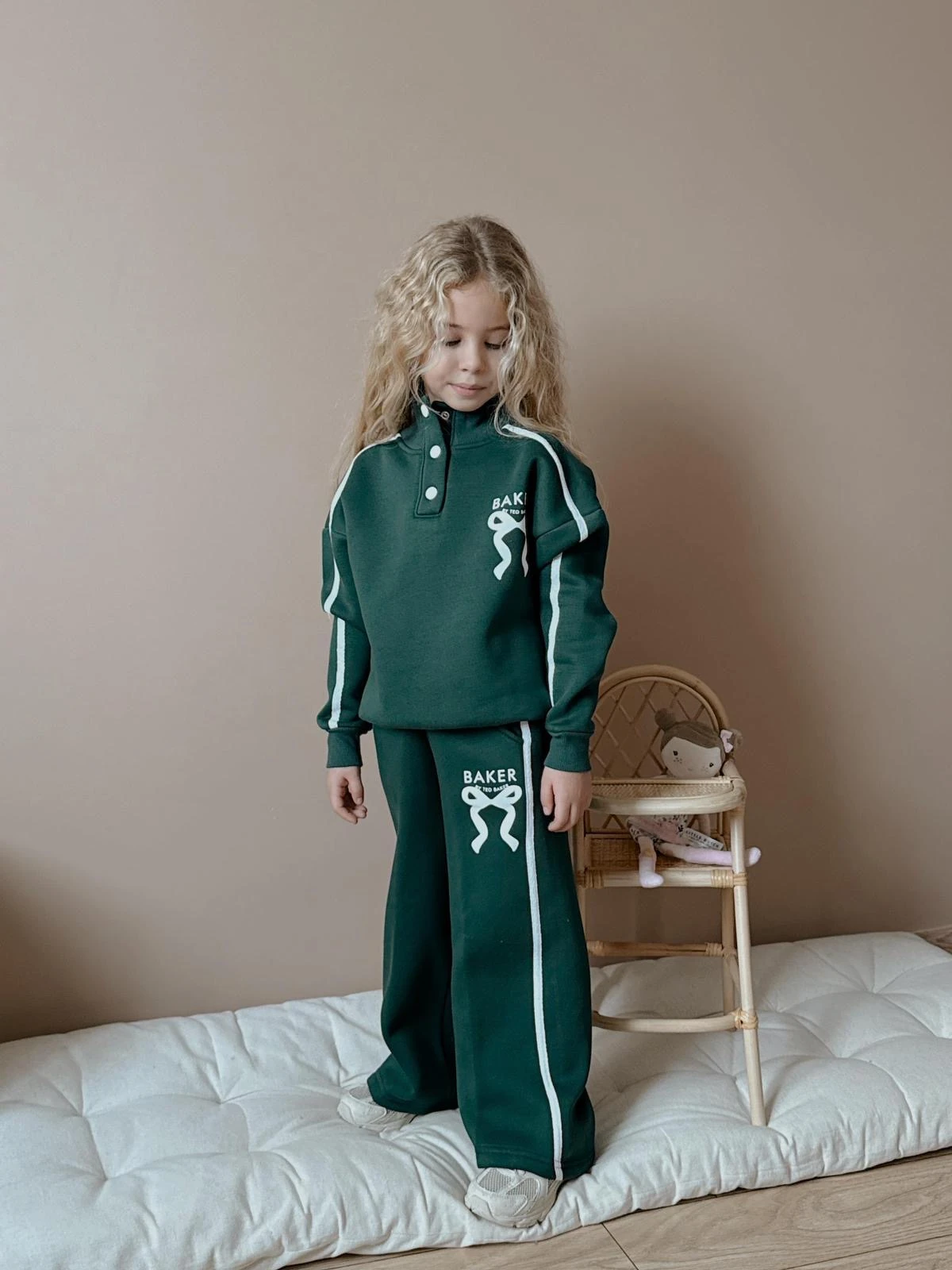 Kız Çocuk Yeşil Beyaz Fiyonklu Takım