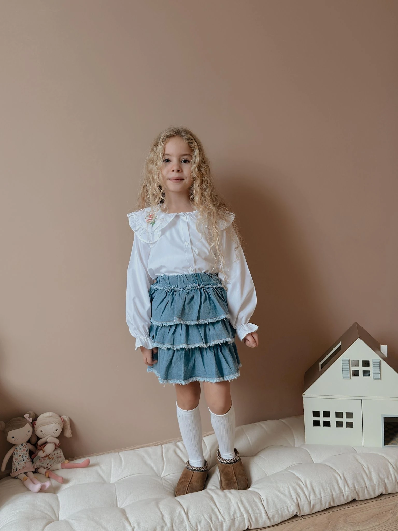 Kız Çocuk Çiçek Nakışlı  Kot Etekli Takım