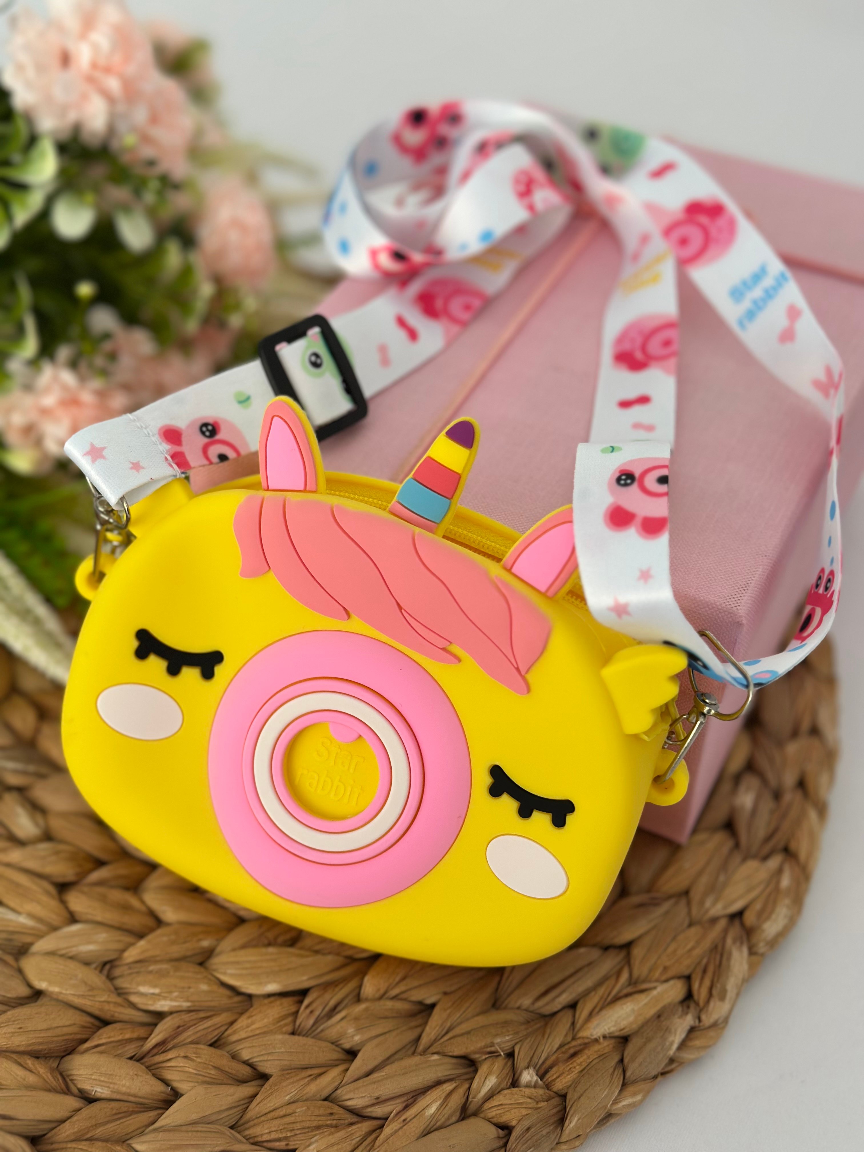 Sarı Unicornlu Popitli Silikon Çanta