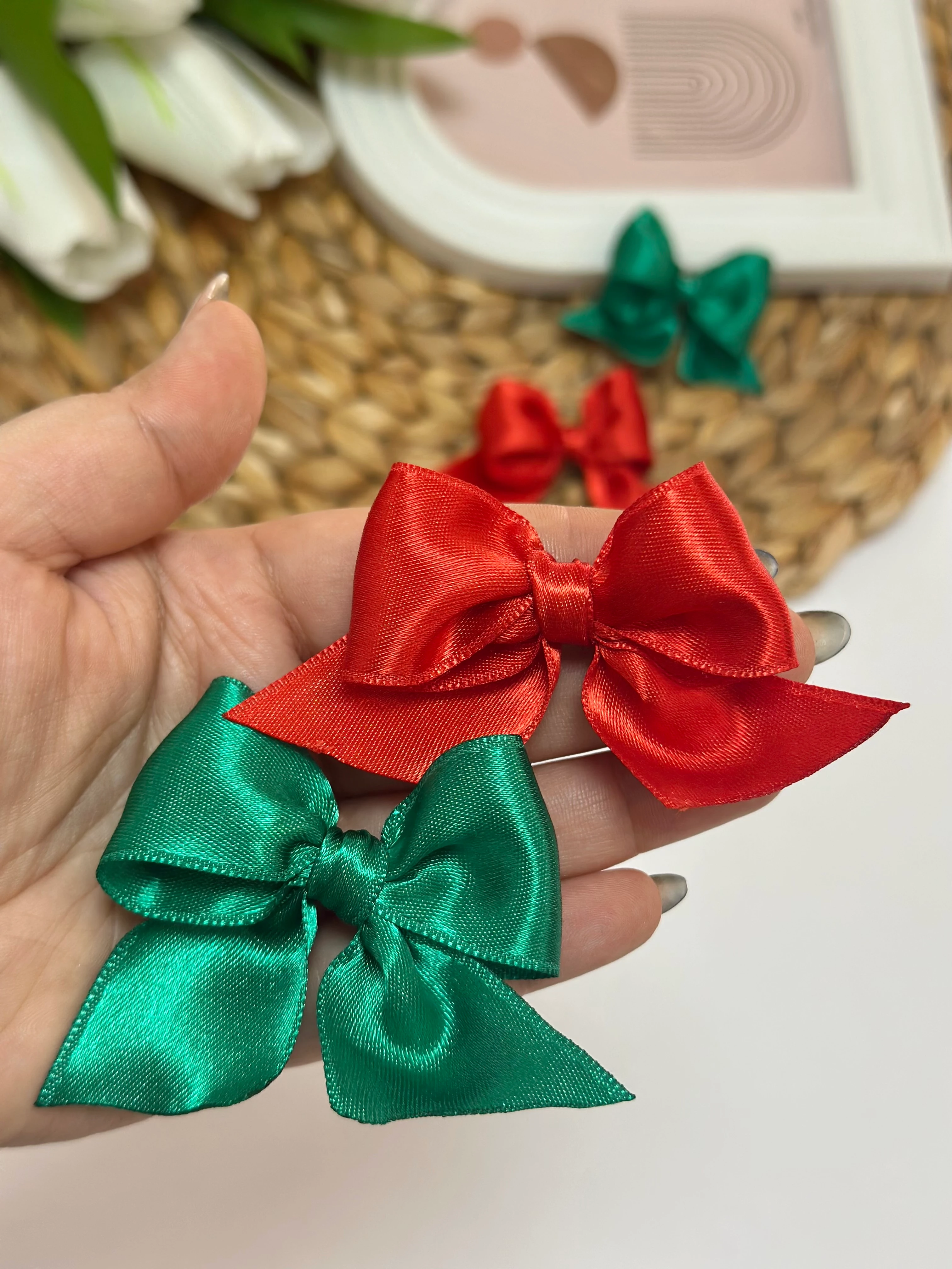 Kırmızı ve Yeşil  Saten Kumaş Fiyonk Toka