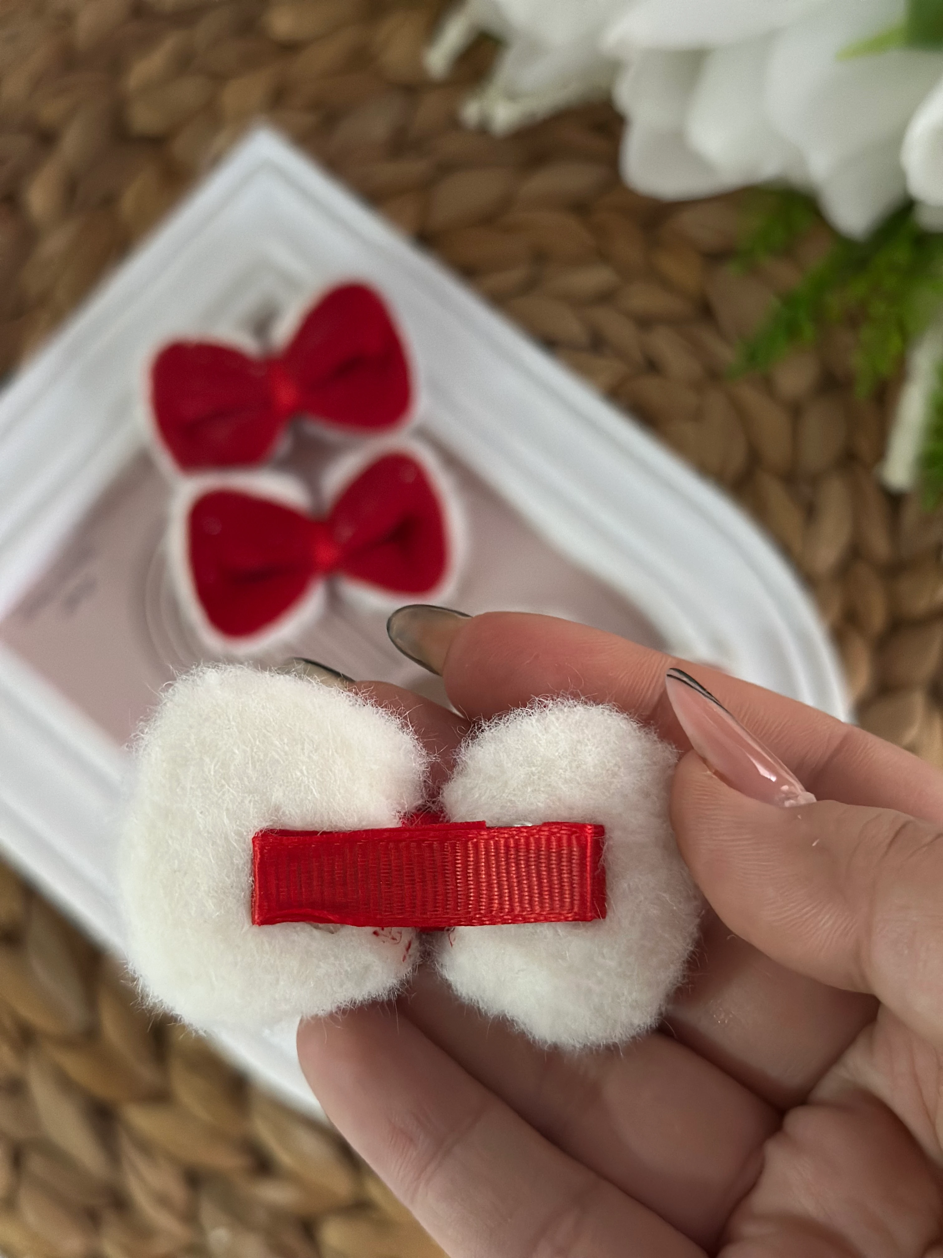 Kırmızı Süet Fiyonk  2'li Pens Toka 