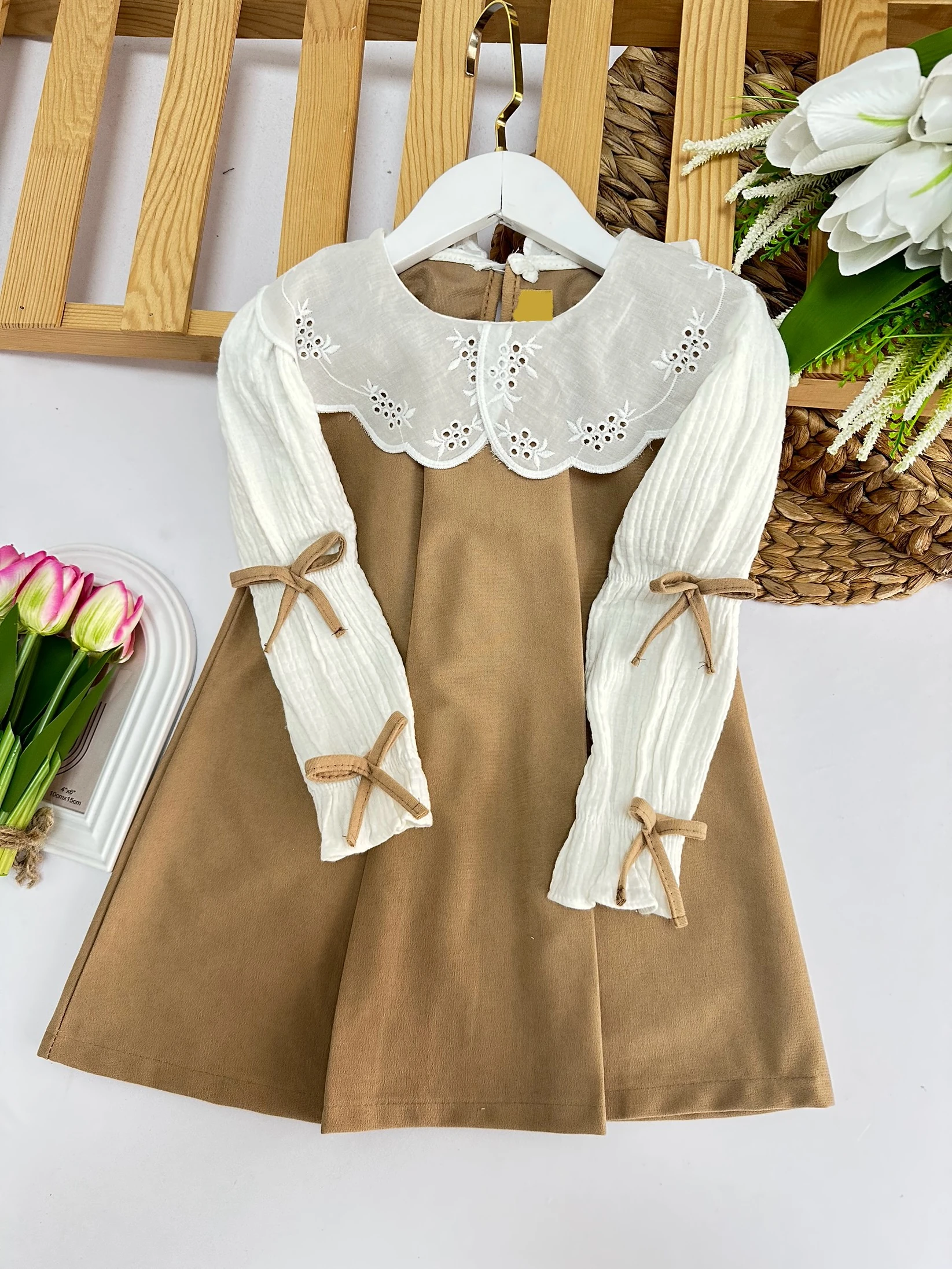 Kız Çocuk Bej Bebe Yaka Kolları Fiyonk Süet Elbise