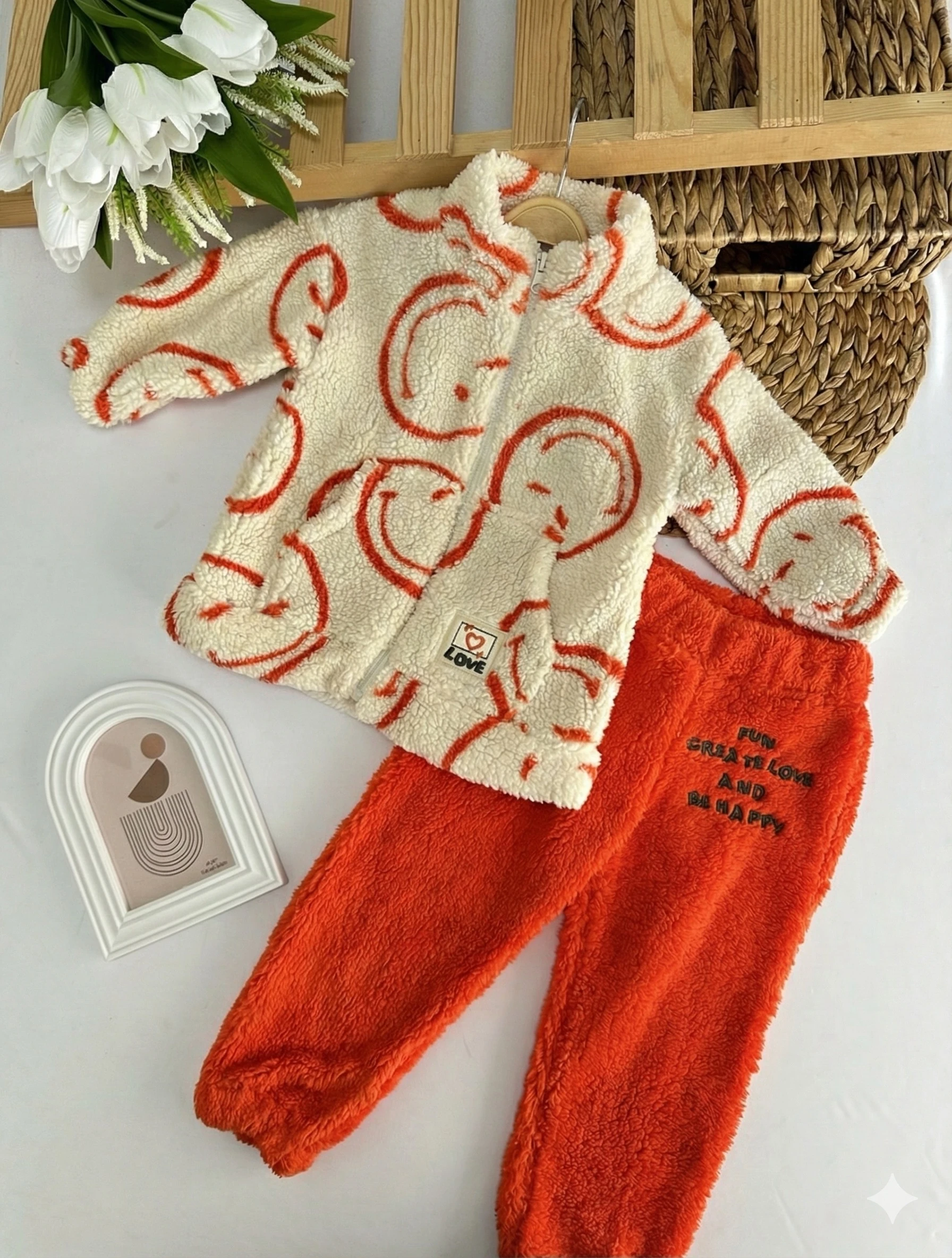 Kız Çocuk Turuncu Gülenyüz Peluş Takım