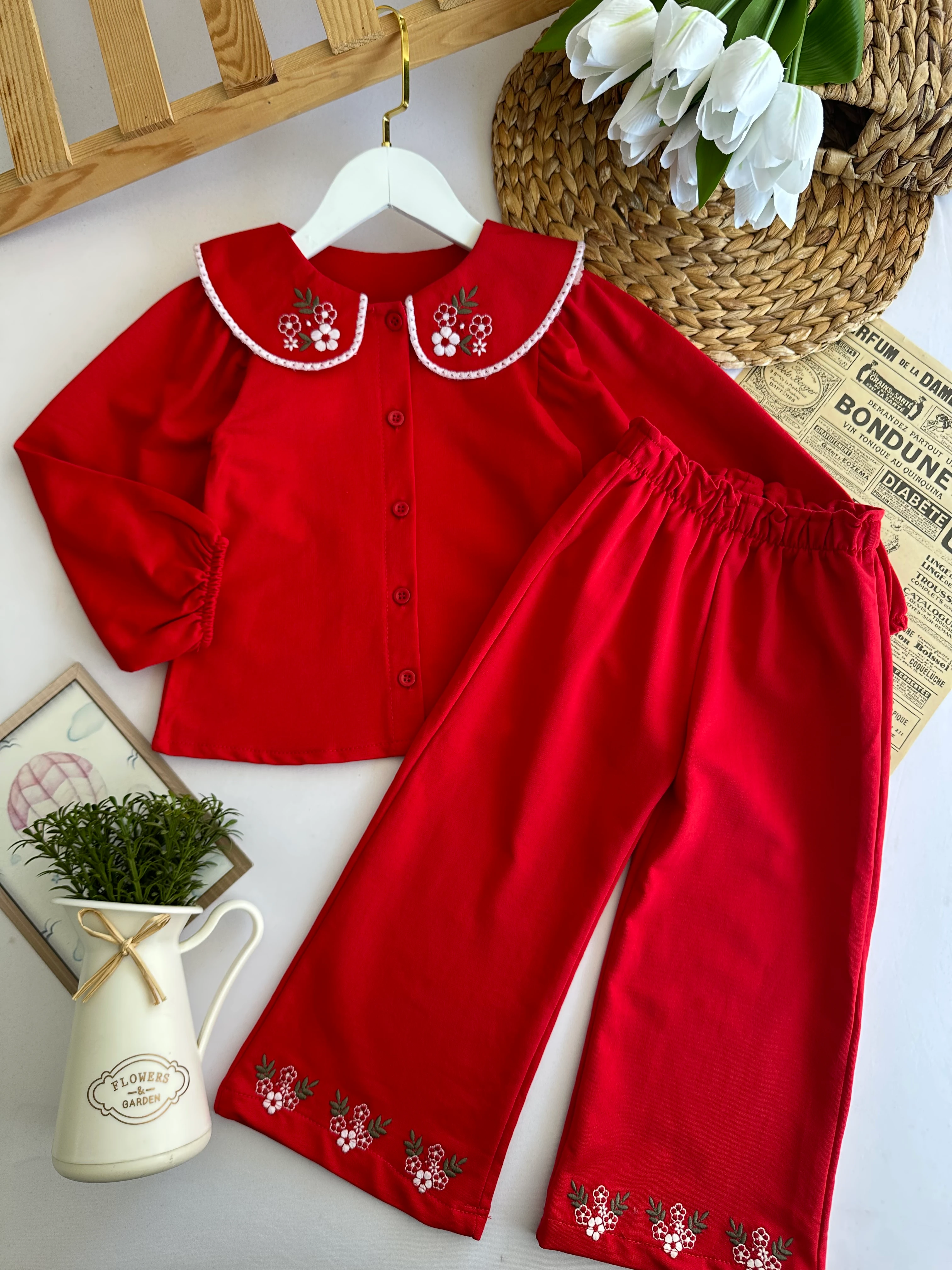 Kız Çocuk Kırmızı Bebe Yaka Çiçek Nakışlı Takım