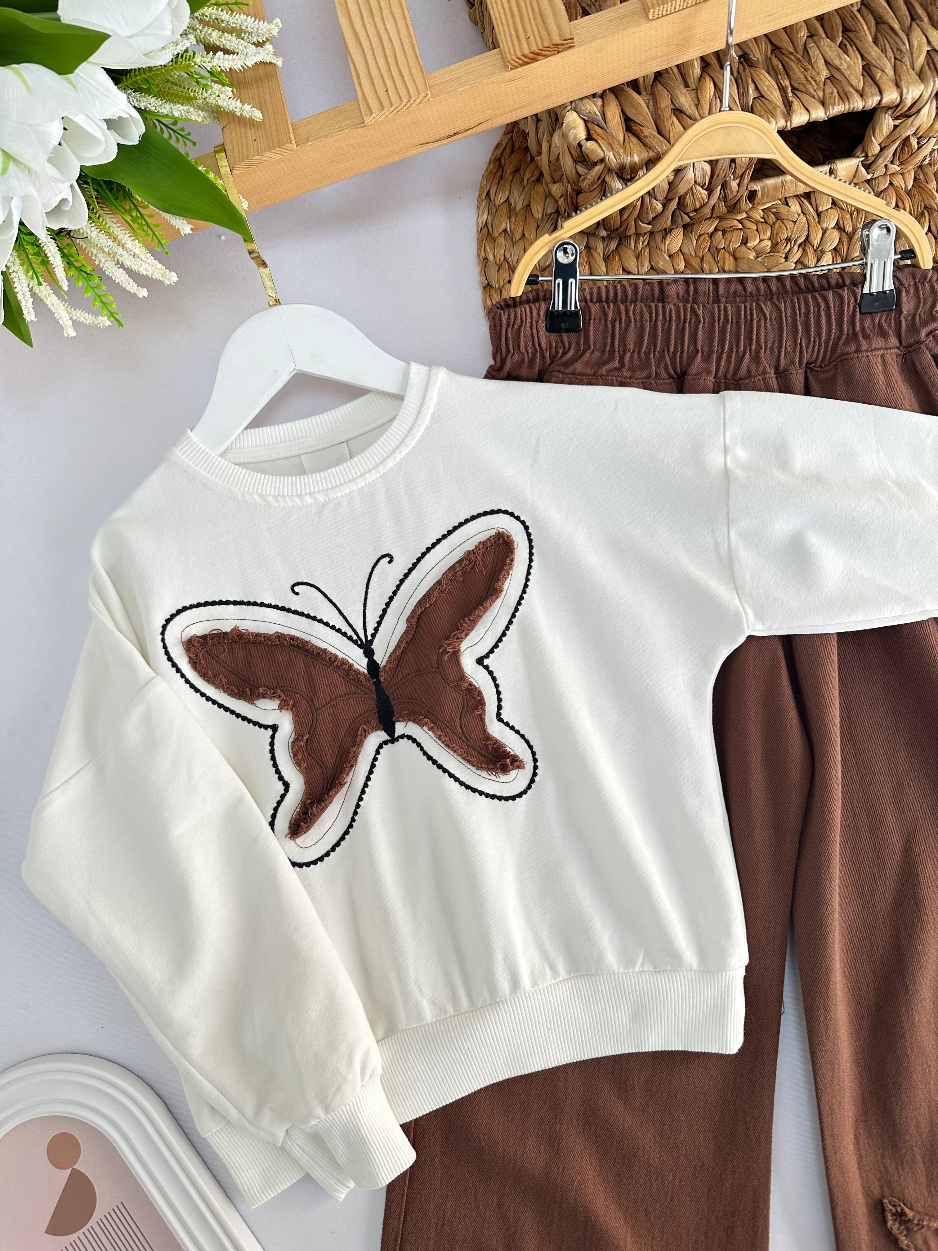 Kız Çocuk Kahverengi Kelebek Pantolonlu Takım