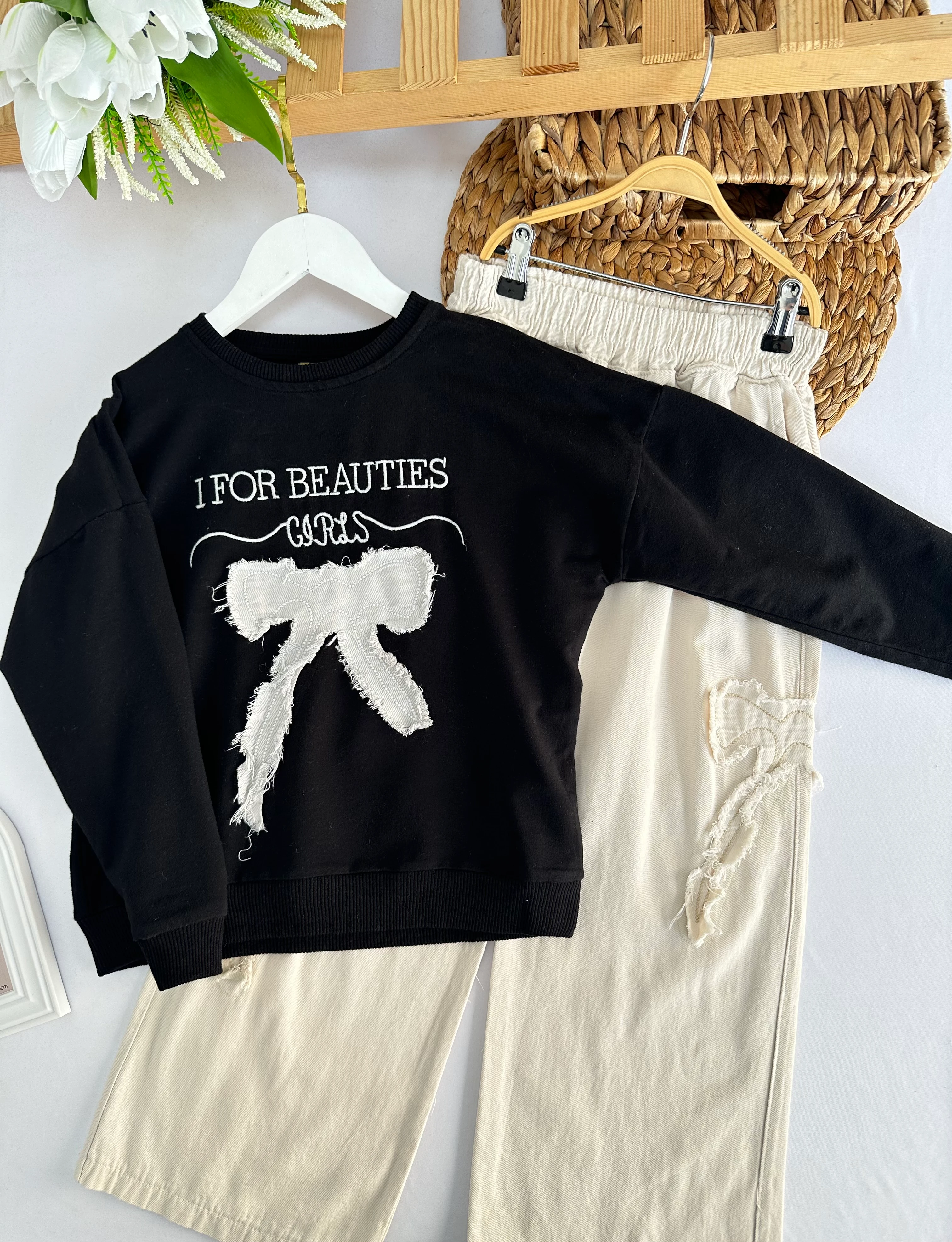 Kız Çocuk Siyah Bej Kurdele Pantolonlu Takım