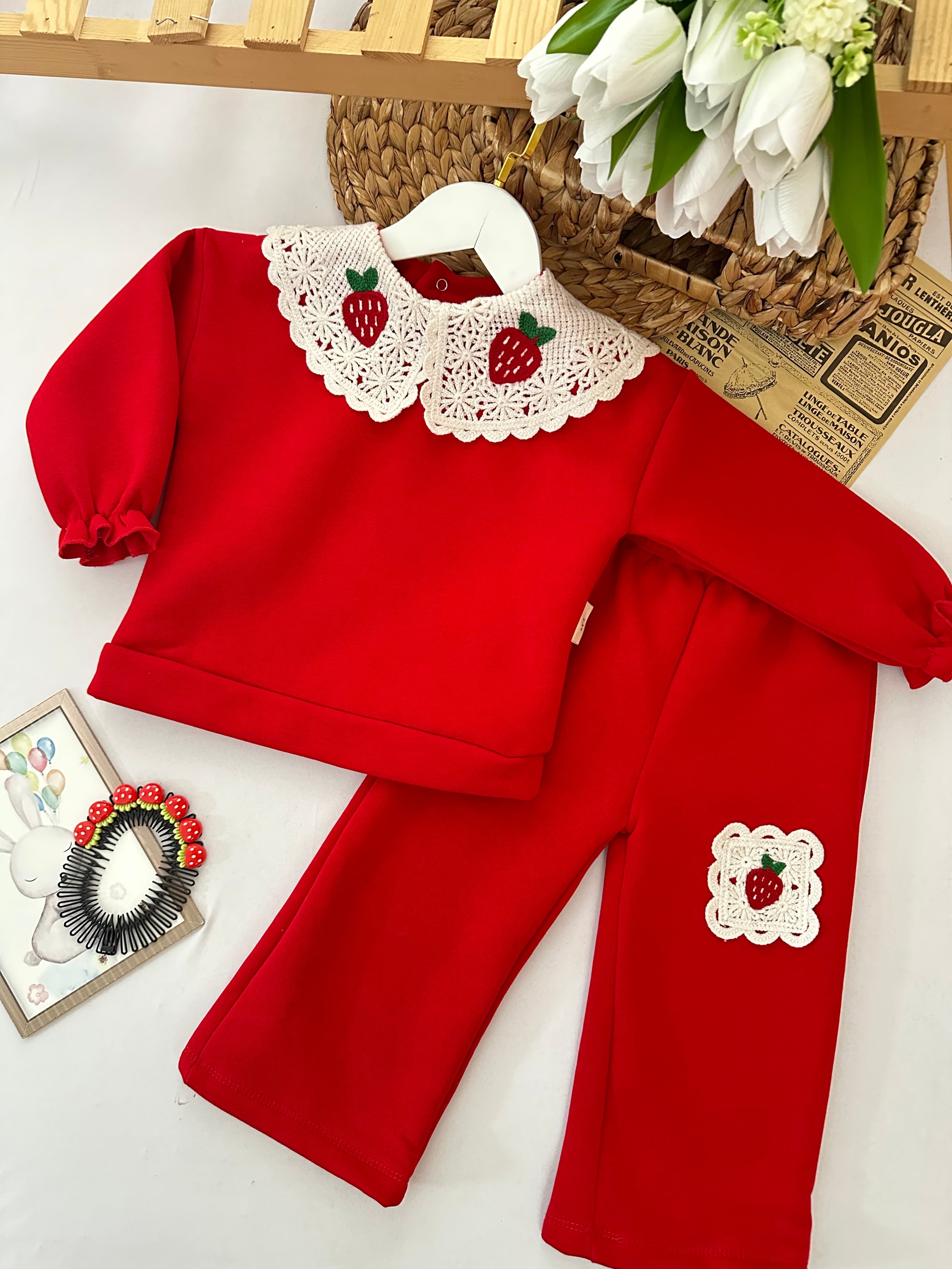 Kız Çocuk Kırmızı Çilekli Dantel Yakalı Takım