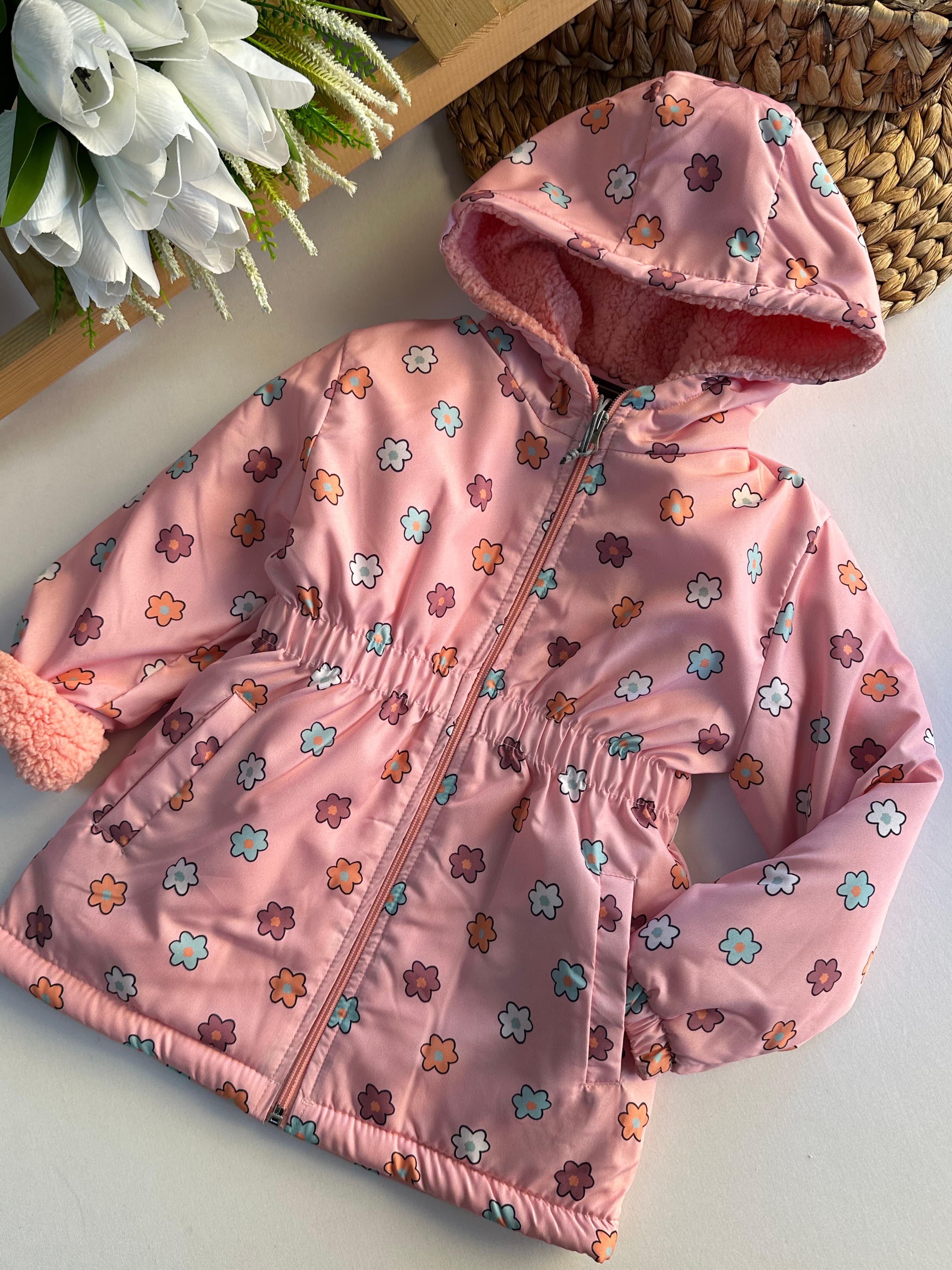 Kız Çocuk Pembe Çiçek Desenli İçi Peluş Kapüşonlu Mont