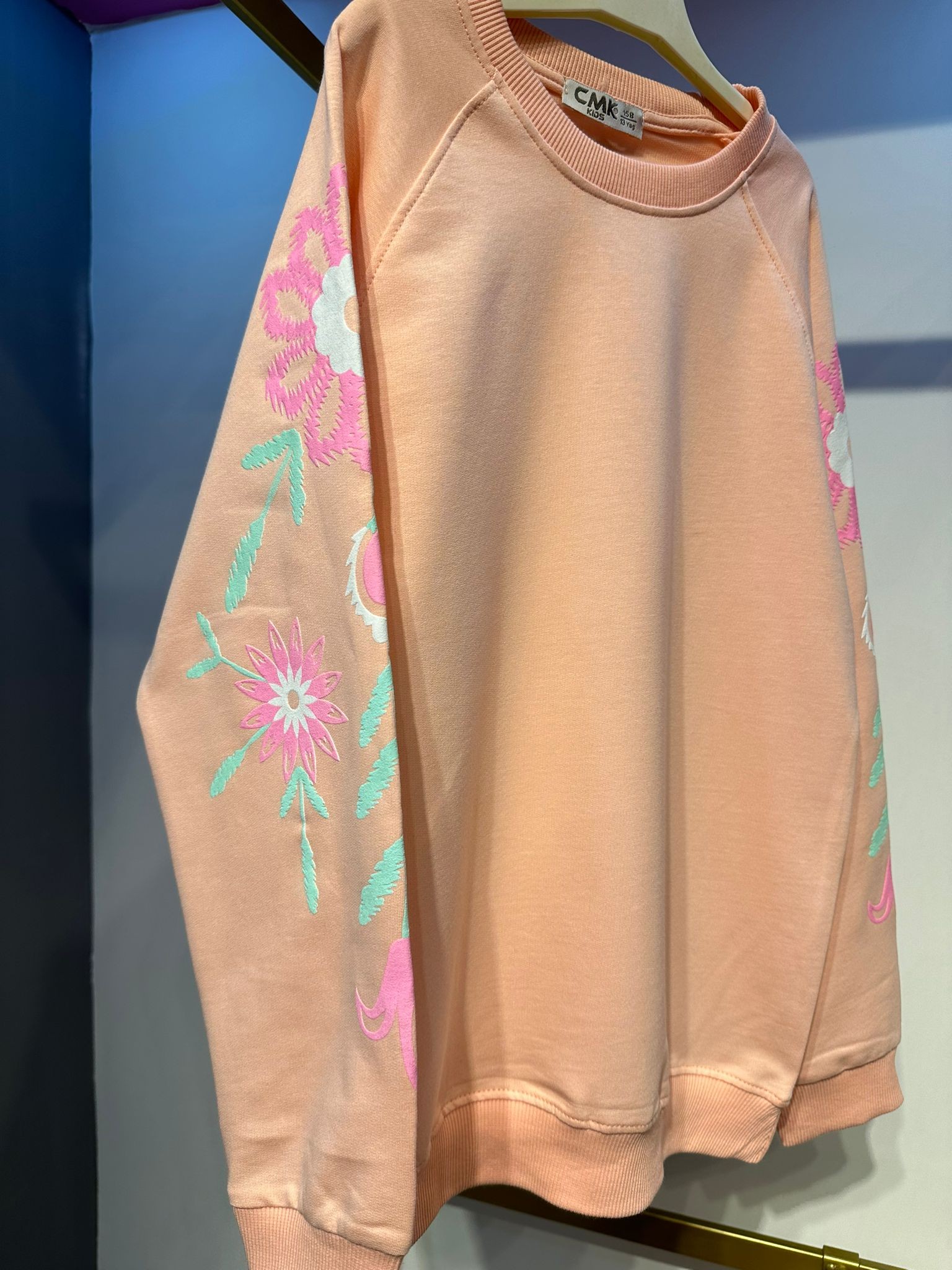 Somon Mevsimlik Kol Çiçek Detaylı Sweatshirt