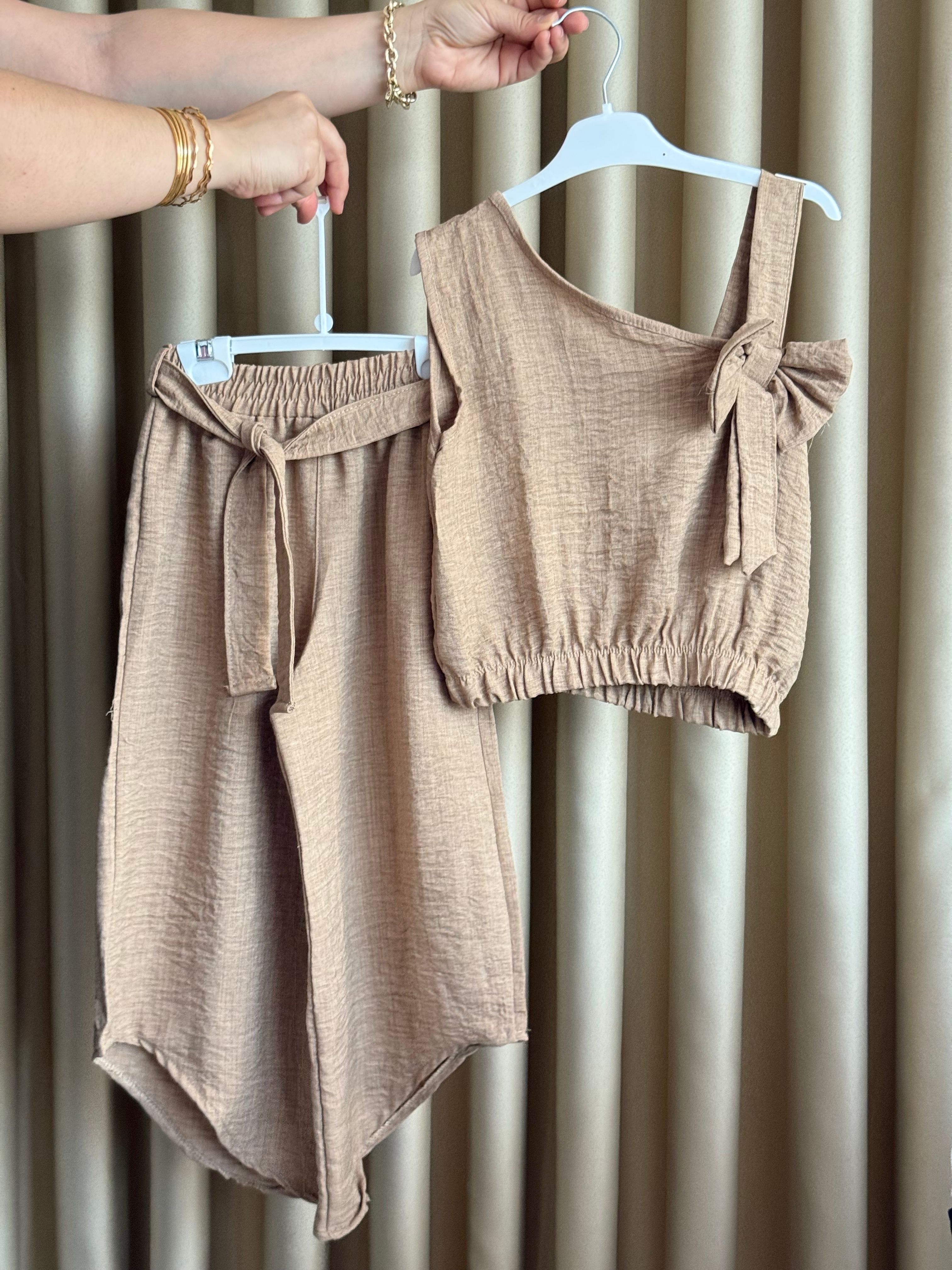 Kız Çocuk Açık Kahve Fiyonklu Crop Pantolon Takım