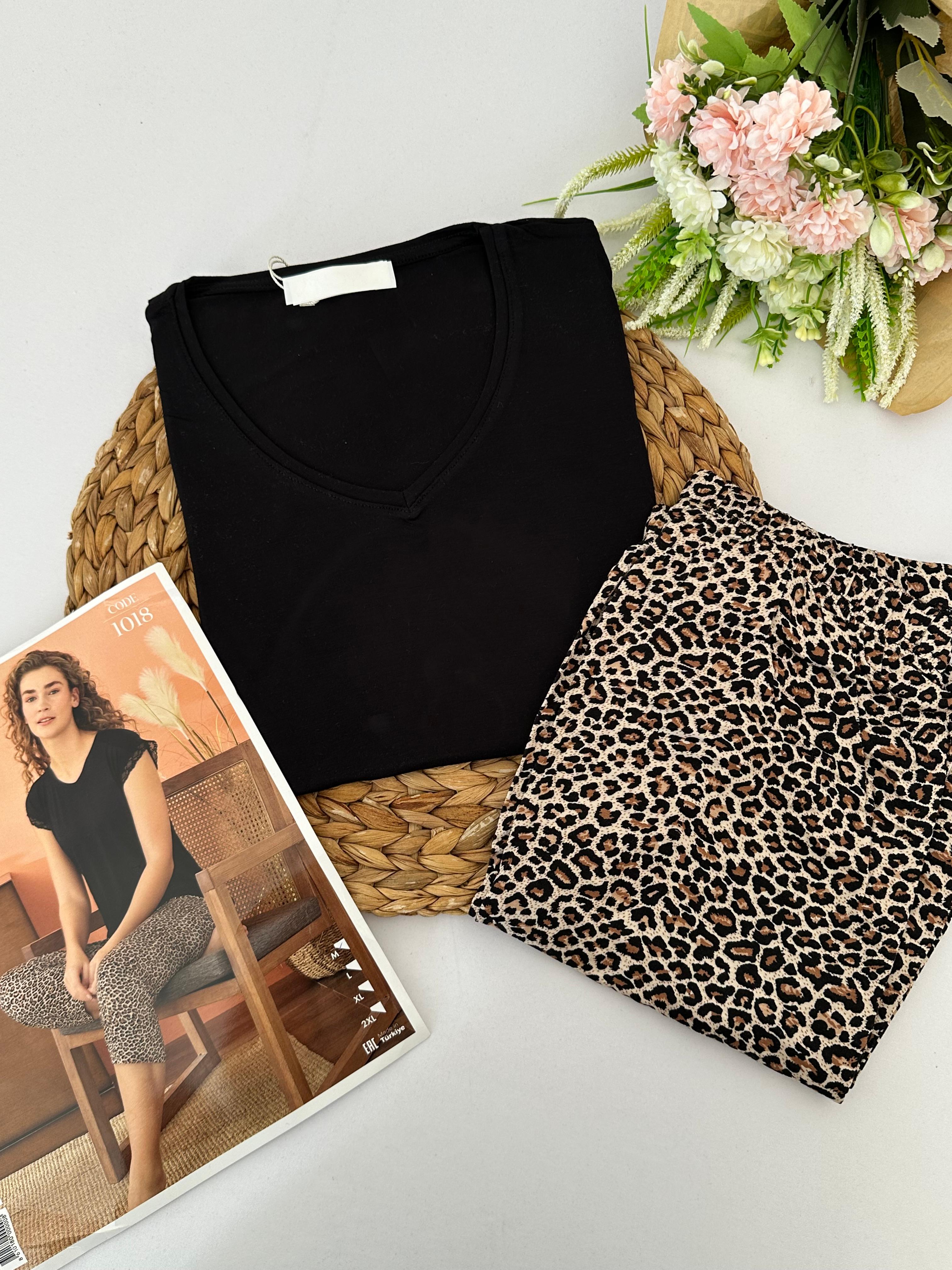 Leopar Desenli Kaprili Kadın Pijama Takımı