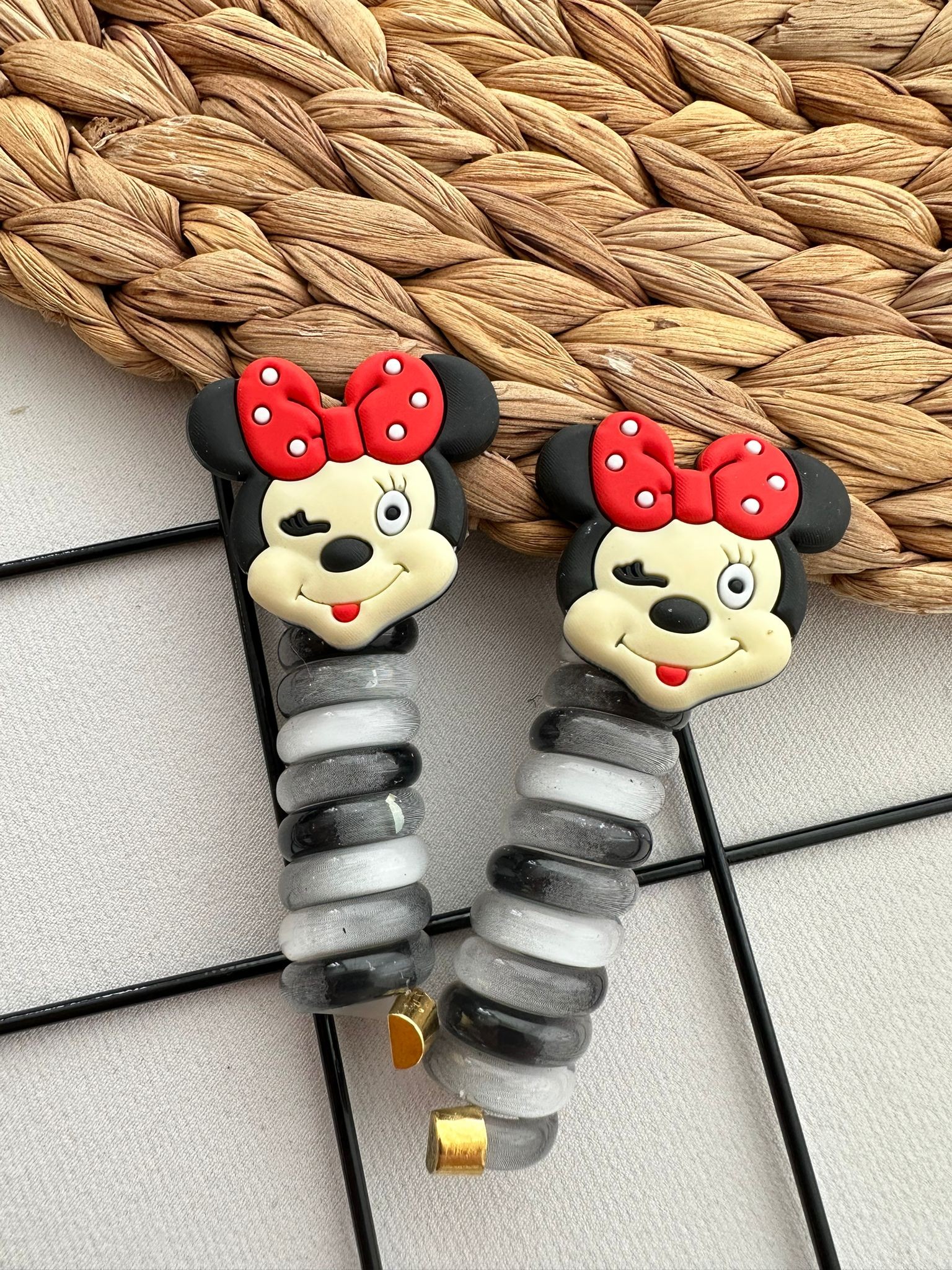 Minnie Yaylı Bir Adet Toka