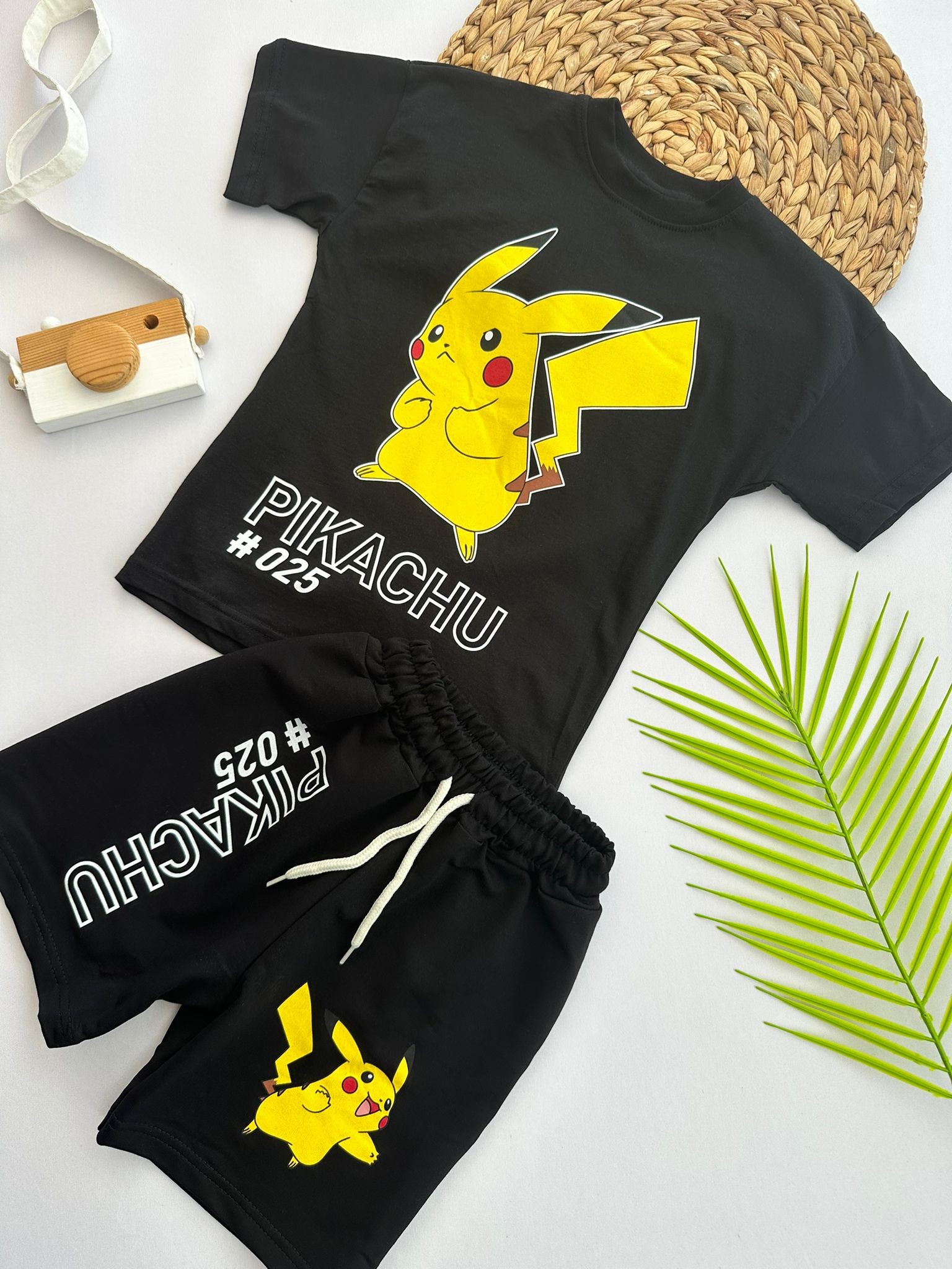 Erkek Çocuk Siyah Pikachu Şortlu Takım