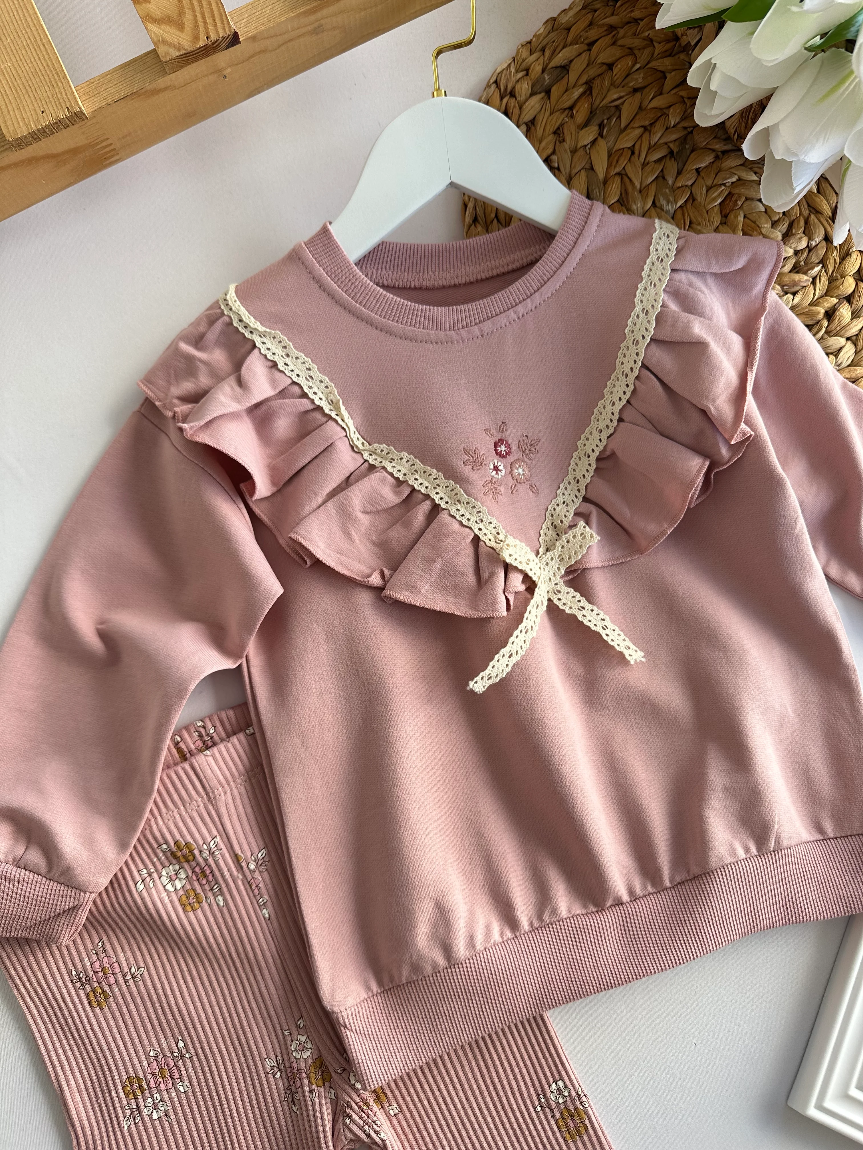 Kız Çocuk Pudra Çiçek Desenli Önü Fırfırlı Takım